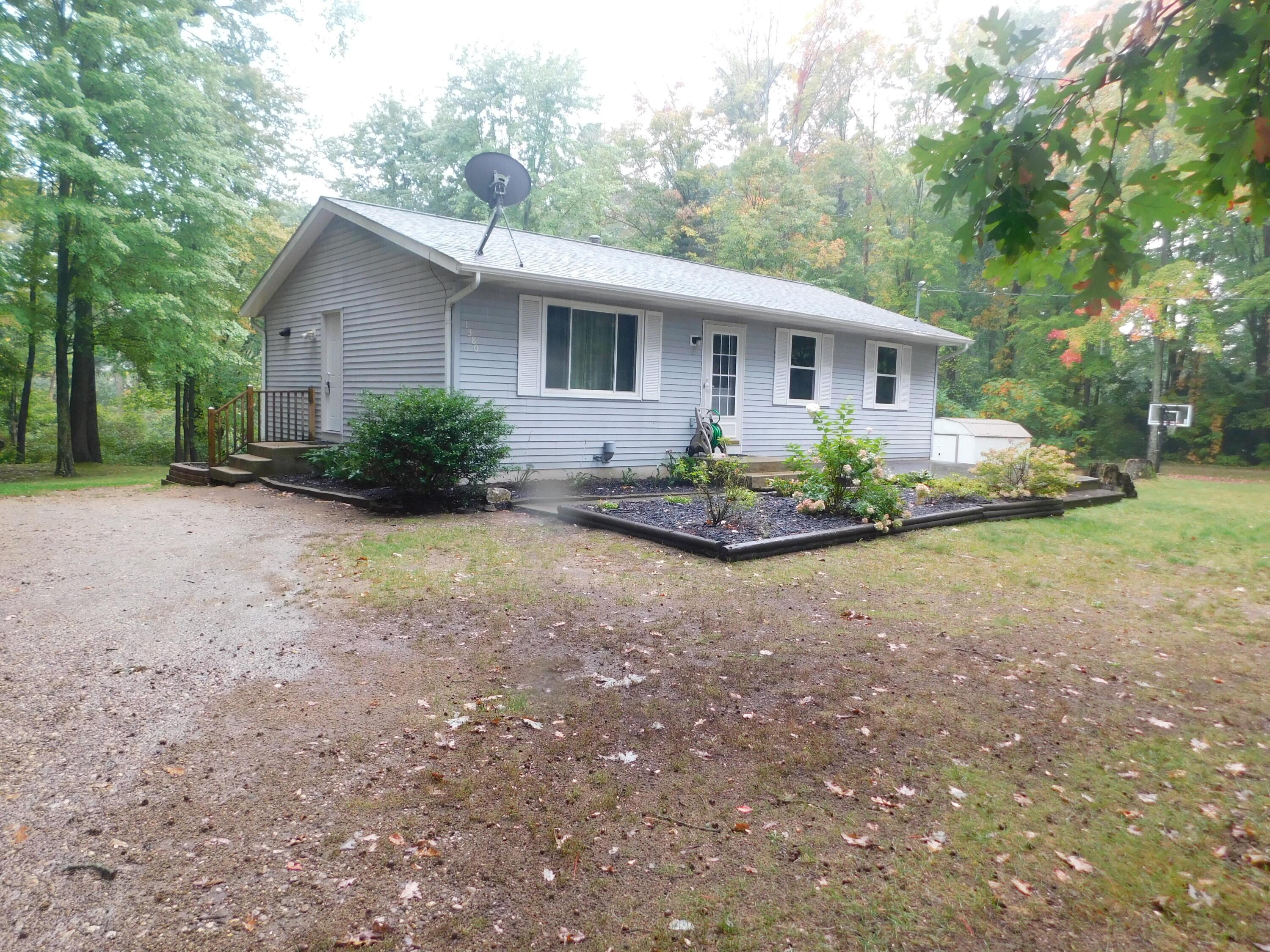 18 Mile Rd, Kent City, MI 49330