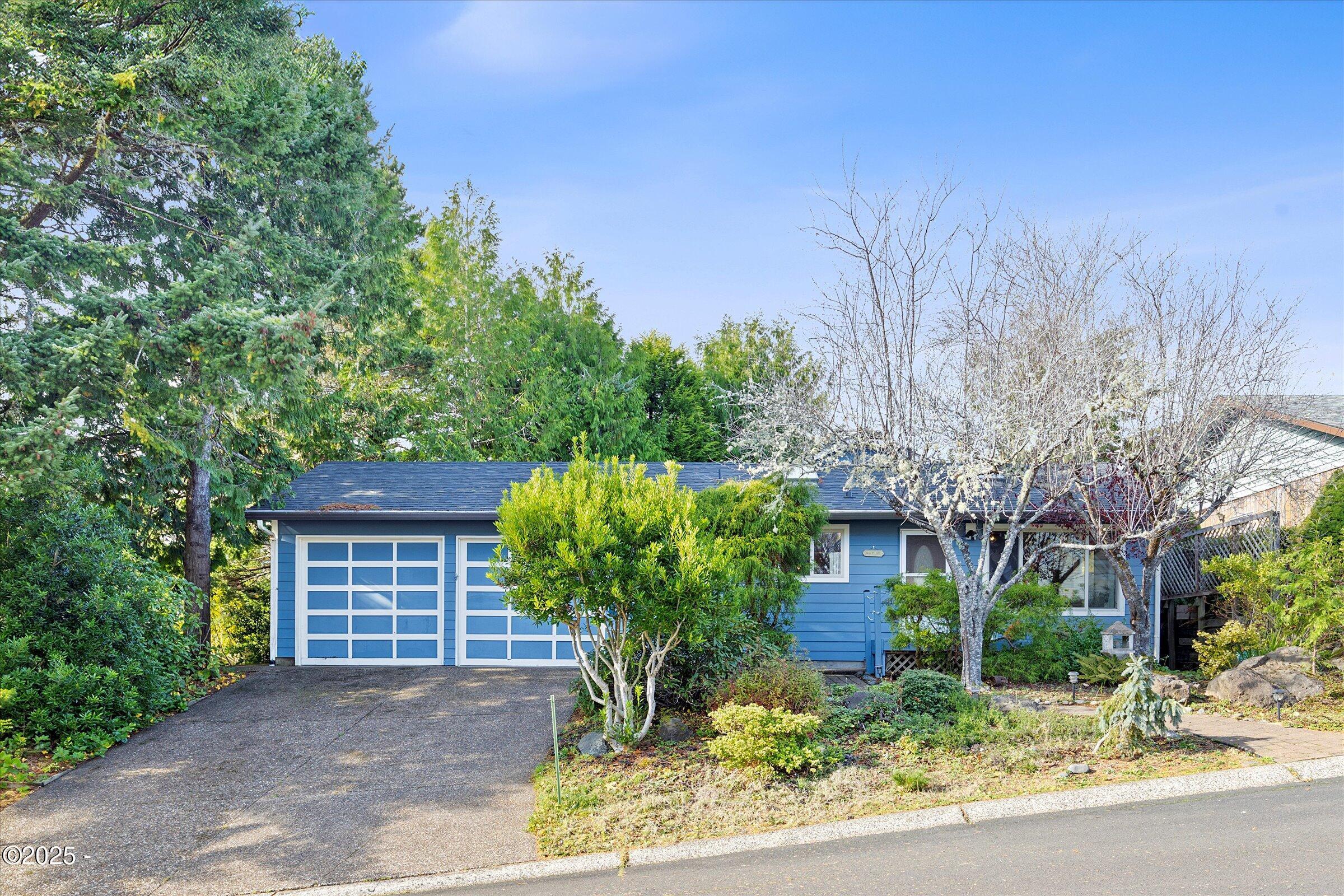 Sw Fairway Dr, Waldport, OR 97394