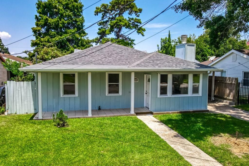 Ivy Pl, Chalmette, LA 70043
