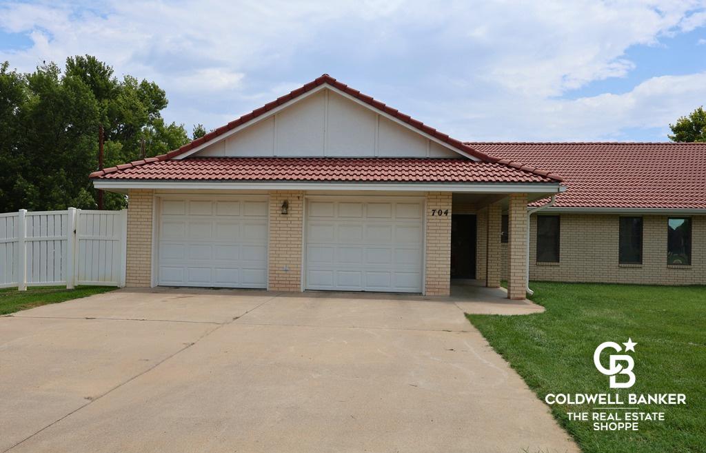 N Anderson St, Garden City, KS 67846