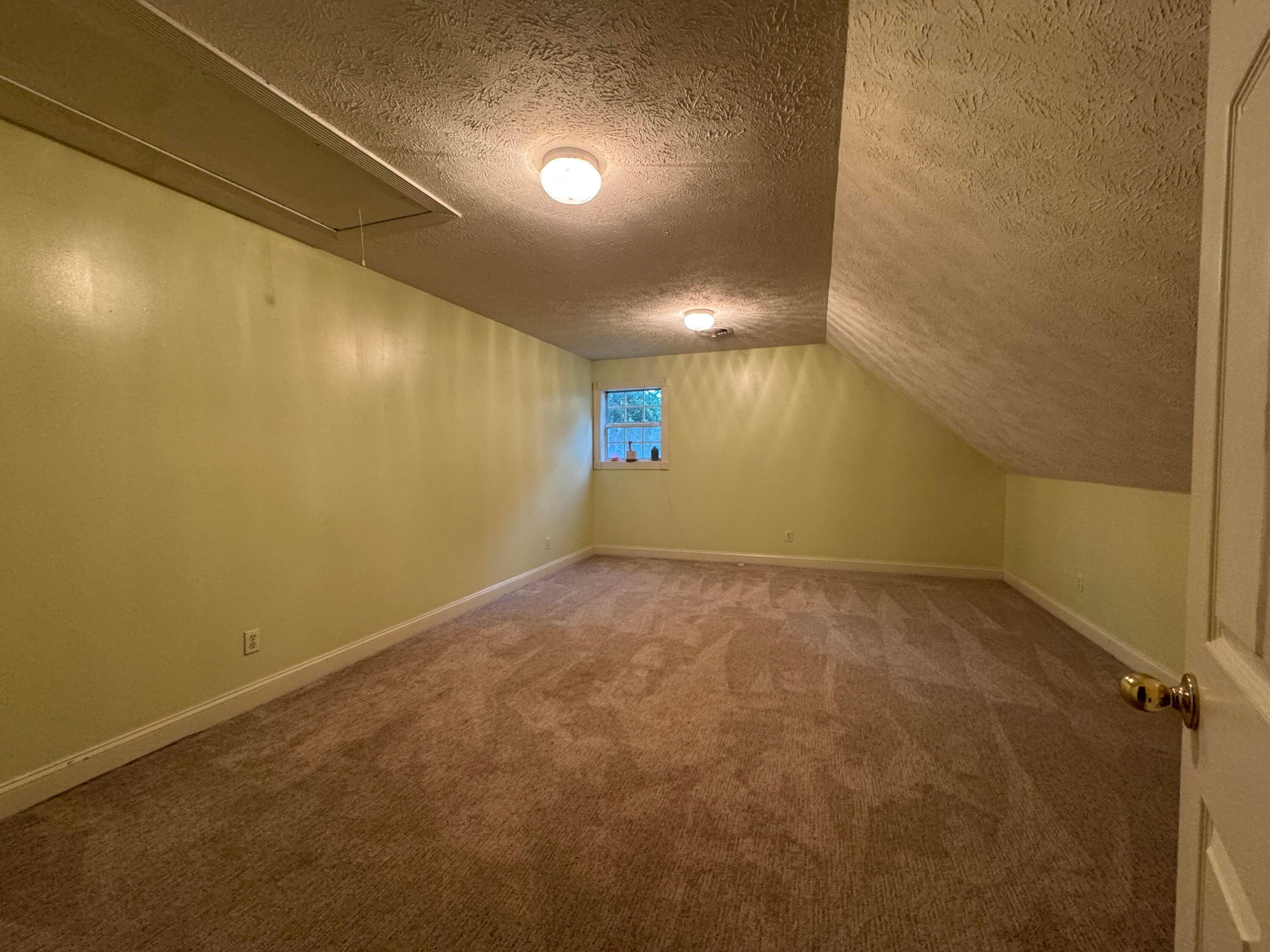 Woodland Ave, Tupelo, MS 38801