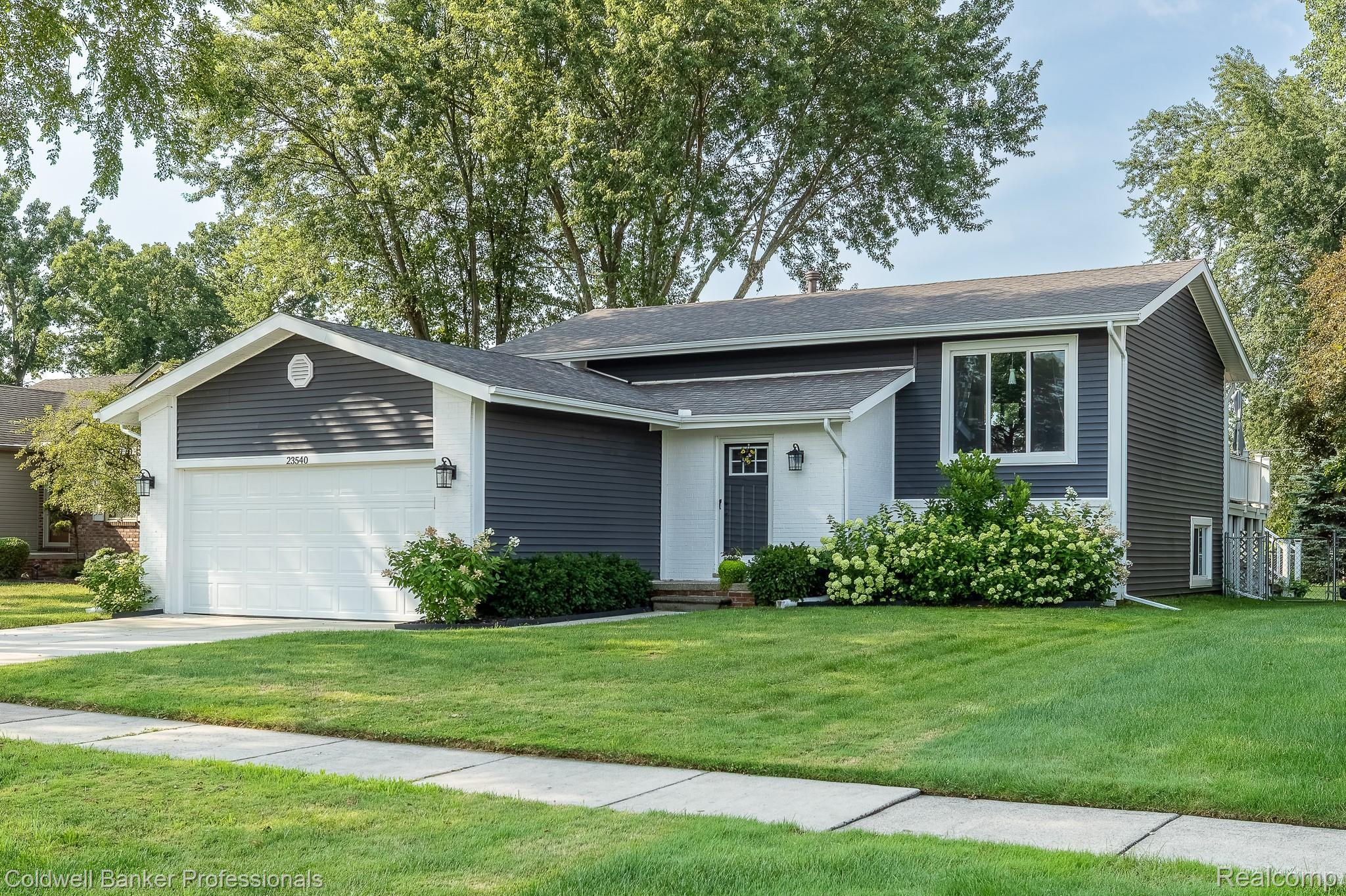 Harvard Shore Dr, Clinton Township, MI 48035