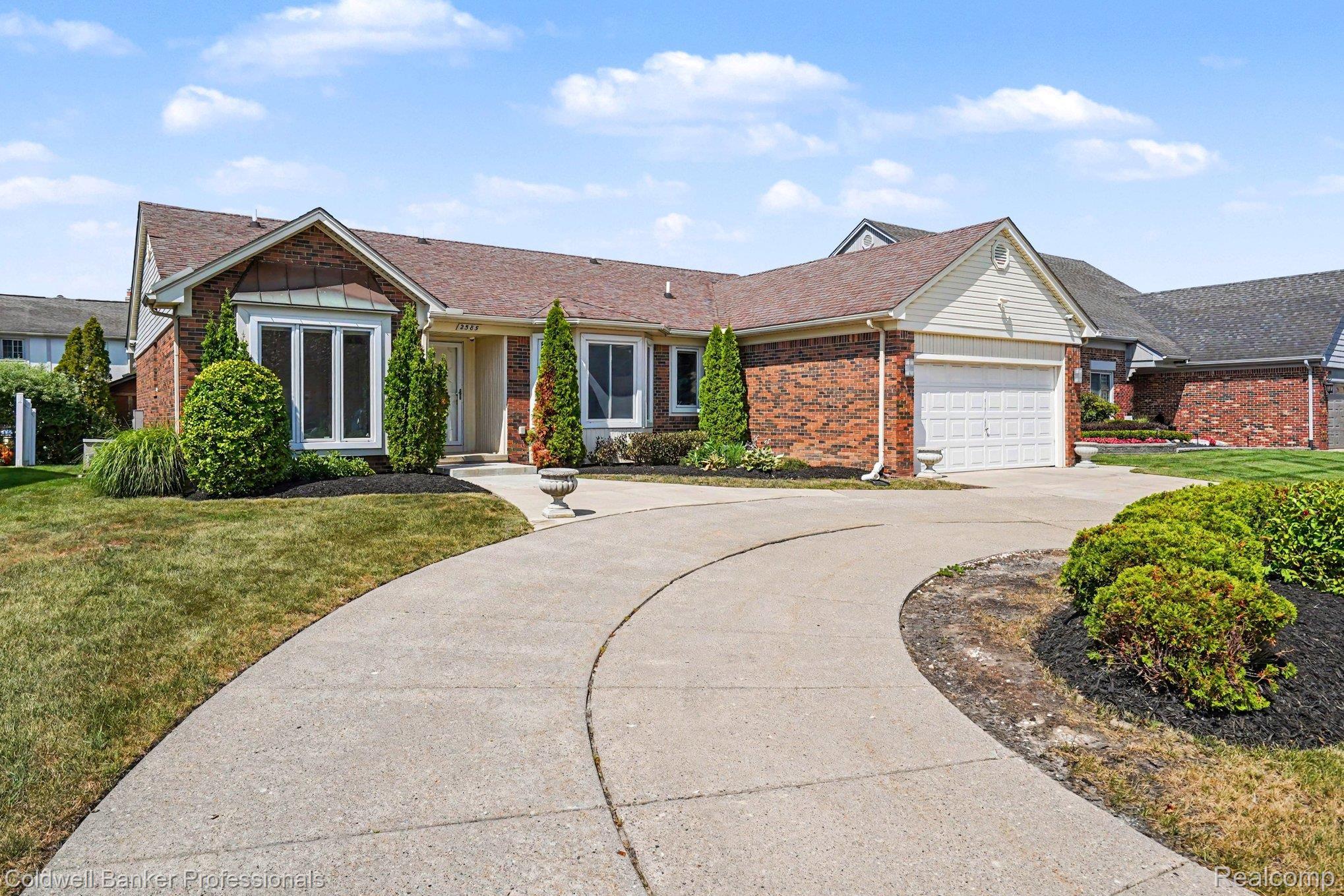 Tiverton Dr, Sterling Heights, MI 48310