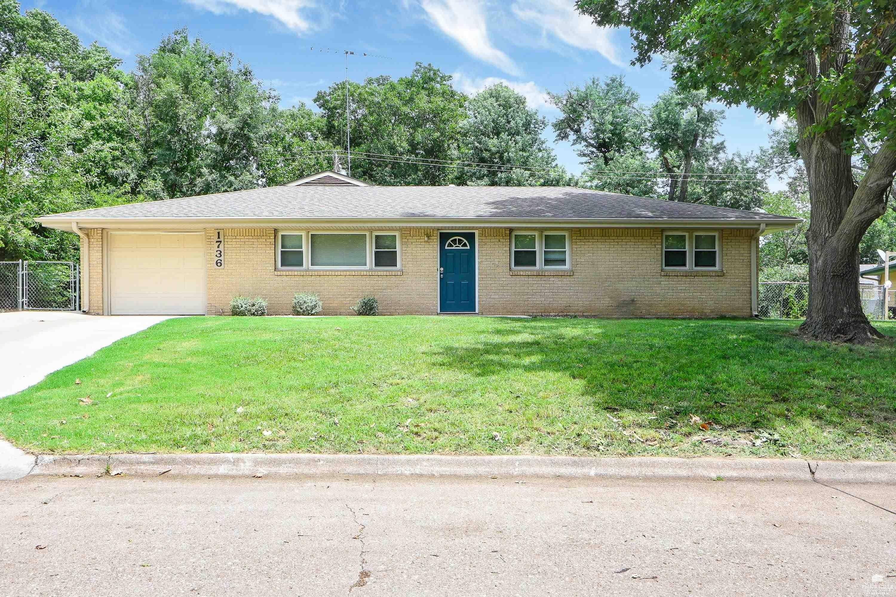 Winne Dr, Manhattan, KS 66502
