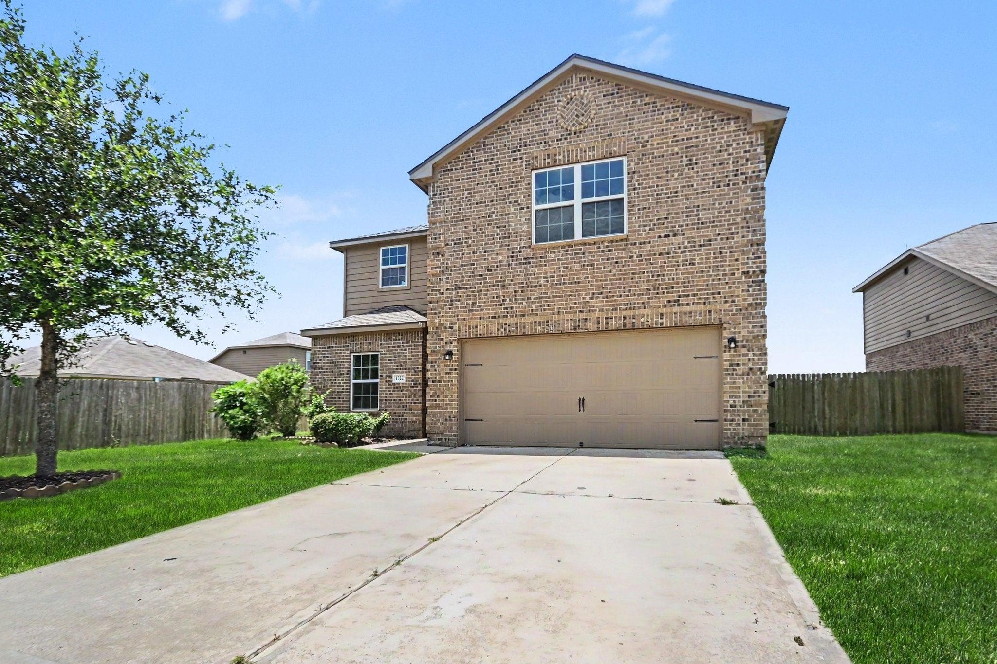 Diamond Drape Dr, Rosharon, TX 77583