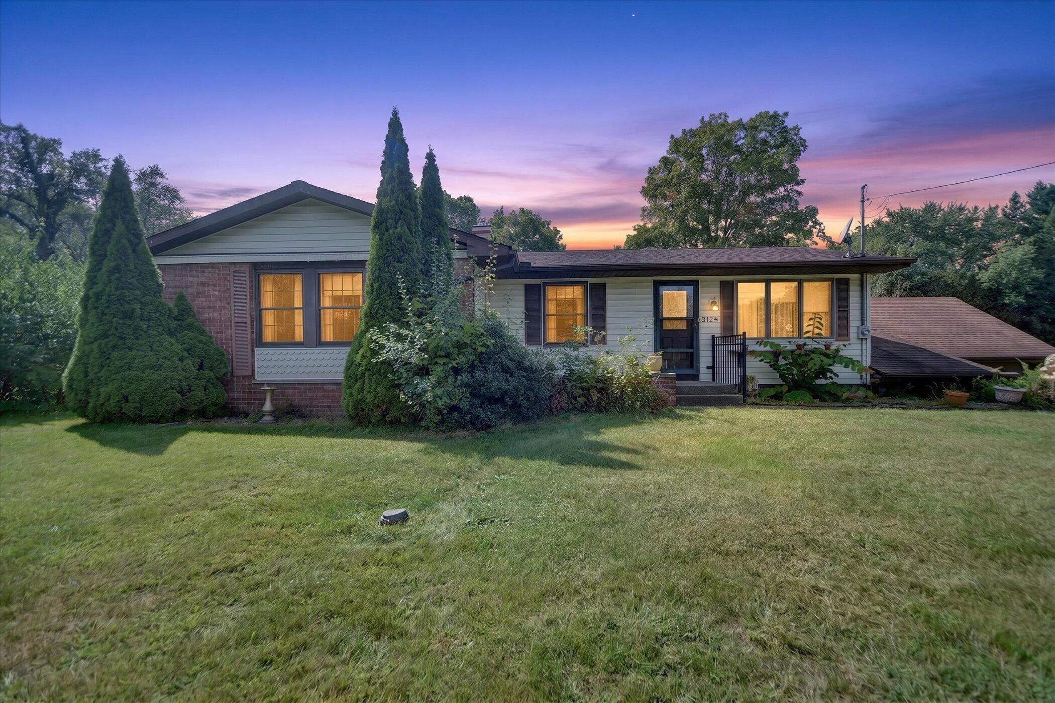 Earl Dr, Spring Arbor, MI 49283