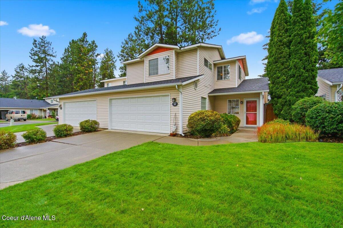 E Knotty Pine Ln, Coeur D Alene, ID 83815