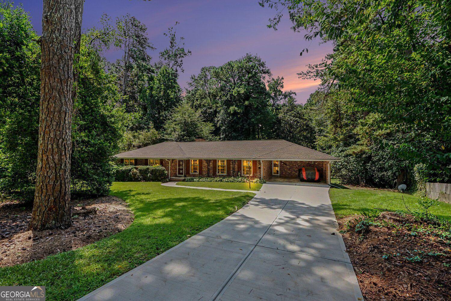 Durham Cir, Stone Mountain, GA 30083