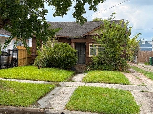 Leeland St, Houston, TX 77023