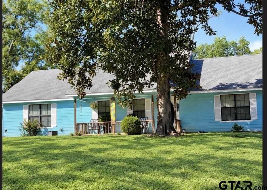 E Calhoun St, Palestine, TX 75801