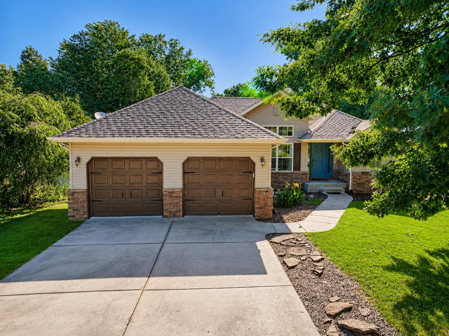 N Julie Dr, Republic, MO 65738