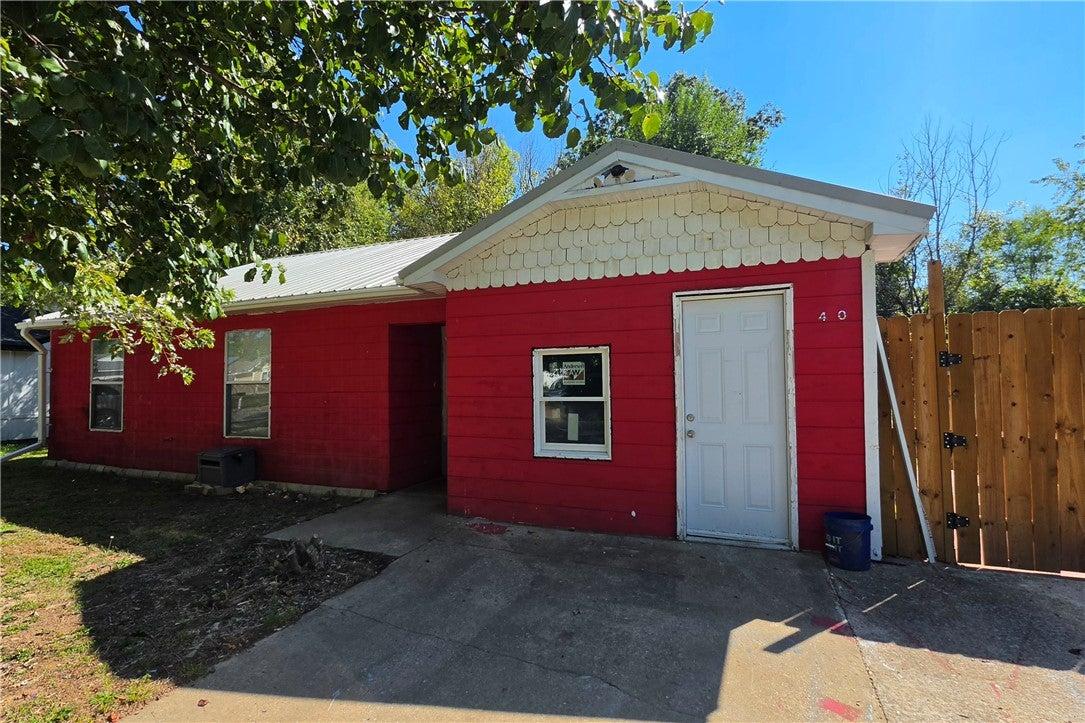 Village Ln, Springdale, AR 72764