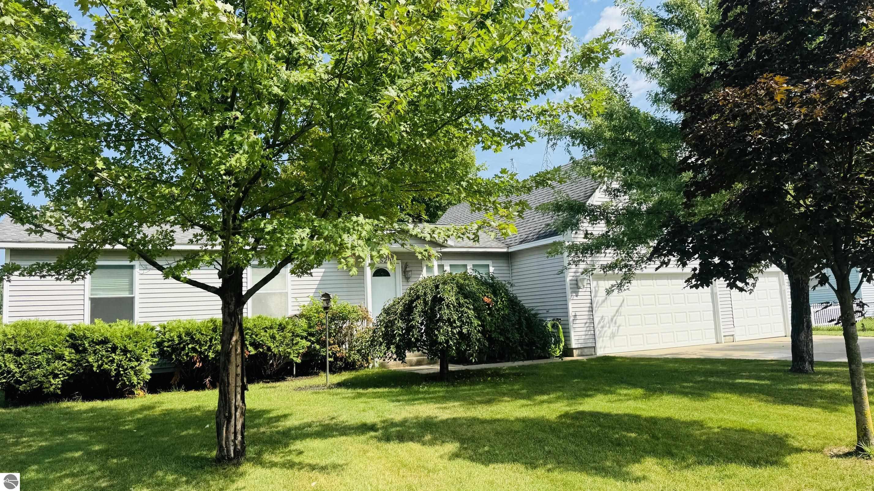 Manor Wood Dr N, Traverse City, MI 49685