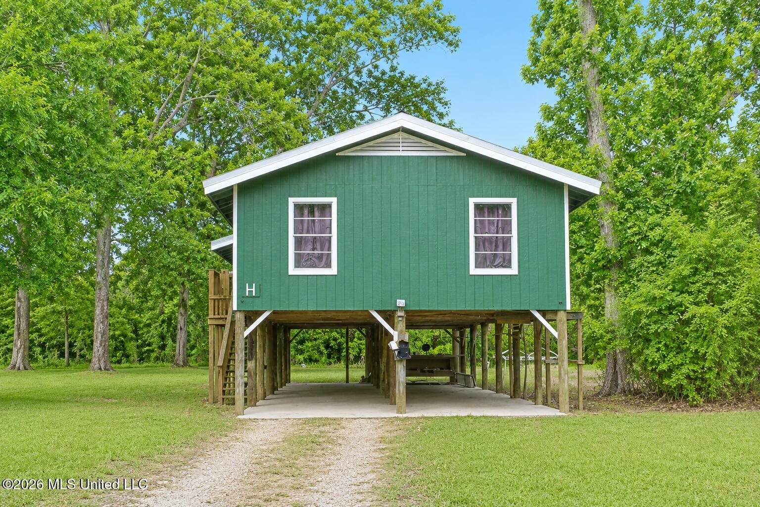 Hickory Ln, Lucedale, MS 39452
