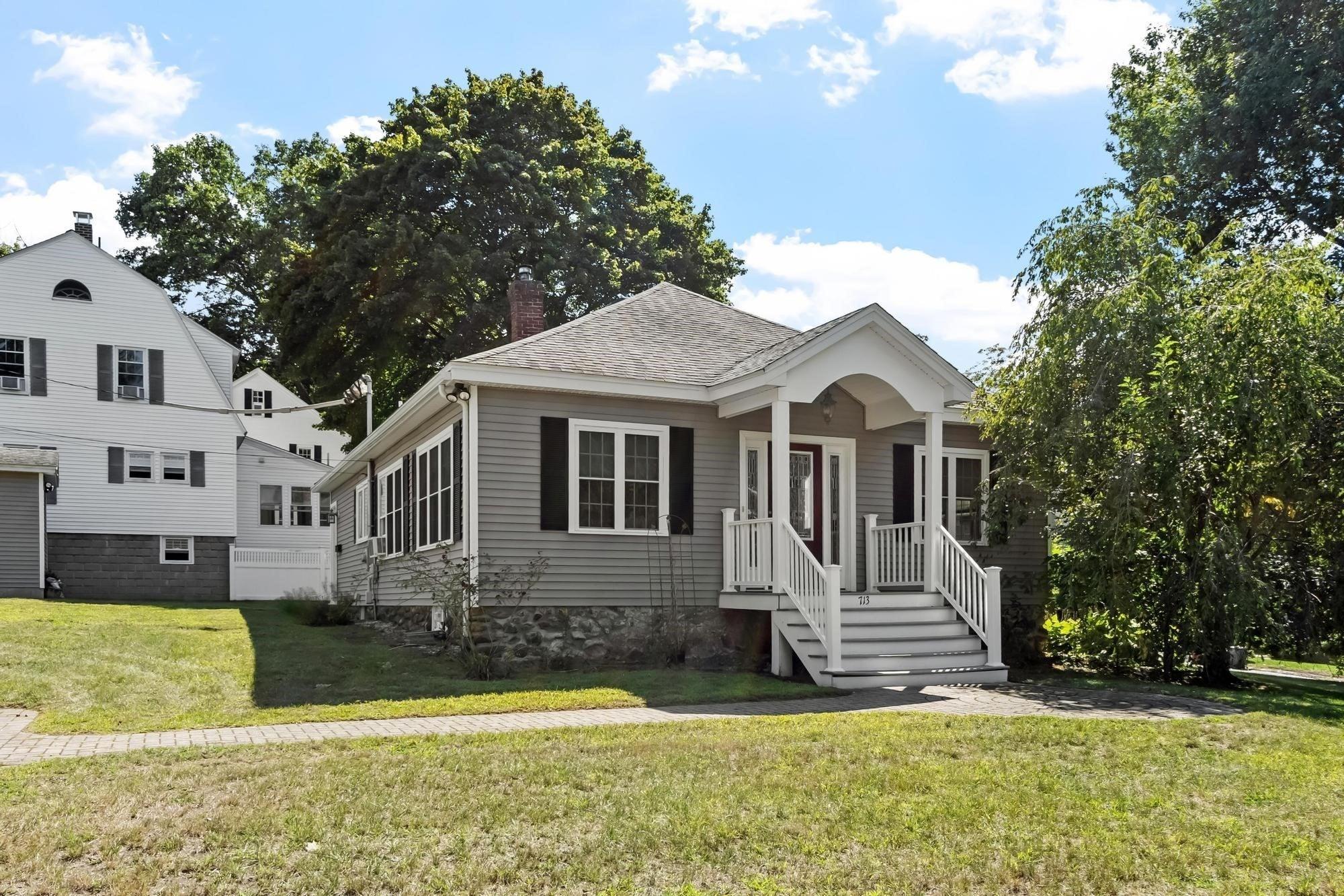 E Merrimack St, Lowell, MA 01852