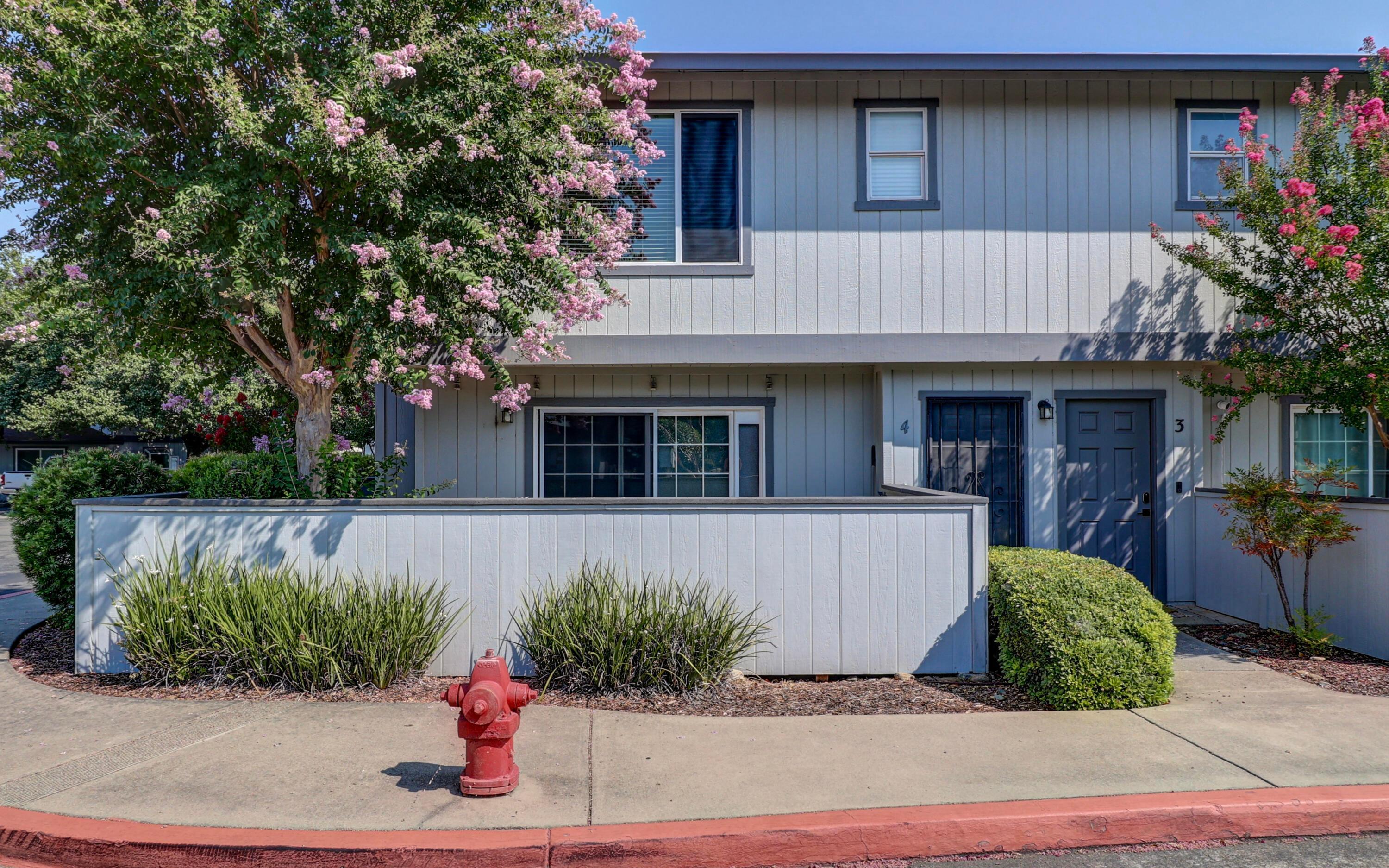 Ridgetop Dr, Redding, CA 96003