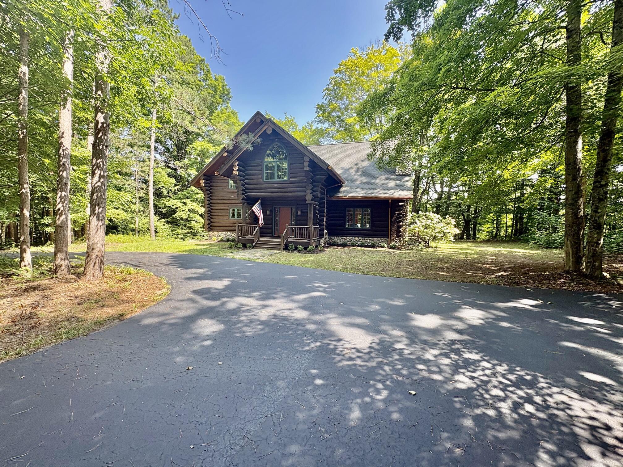 Moore Rd, Thompsonville, MI 49683