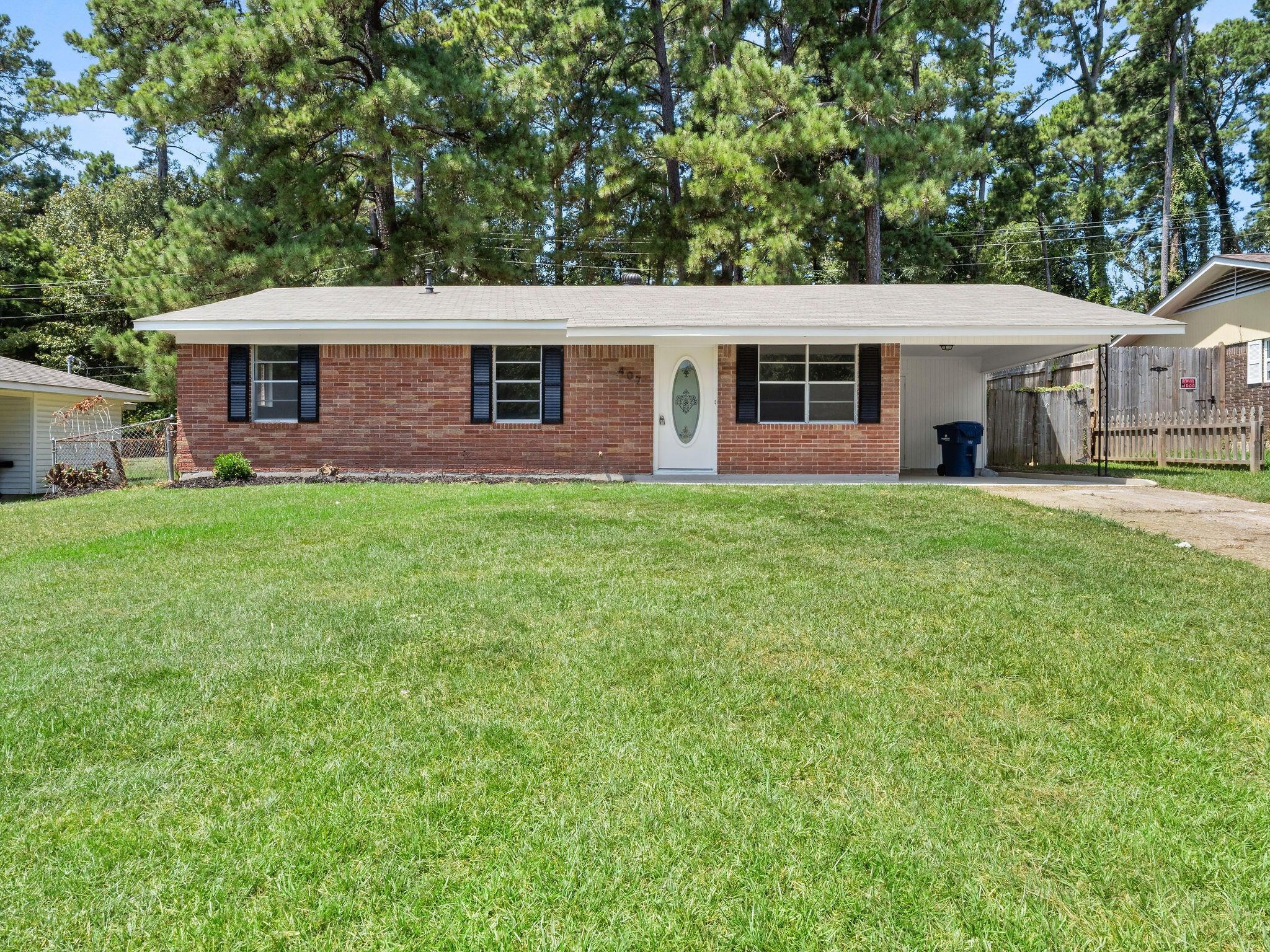 Juniper St, New Llano, LA 71461