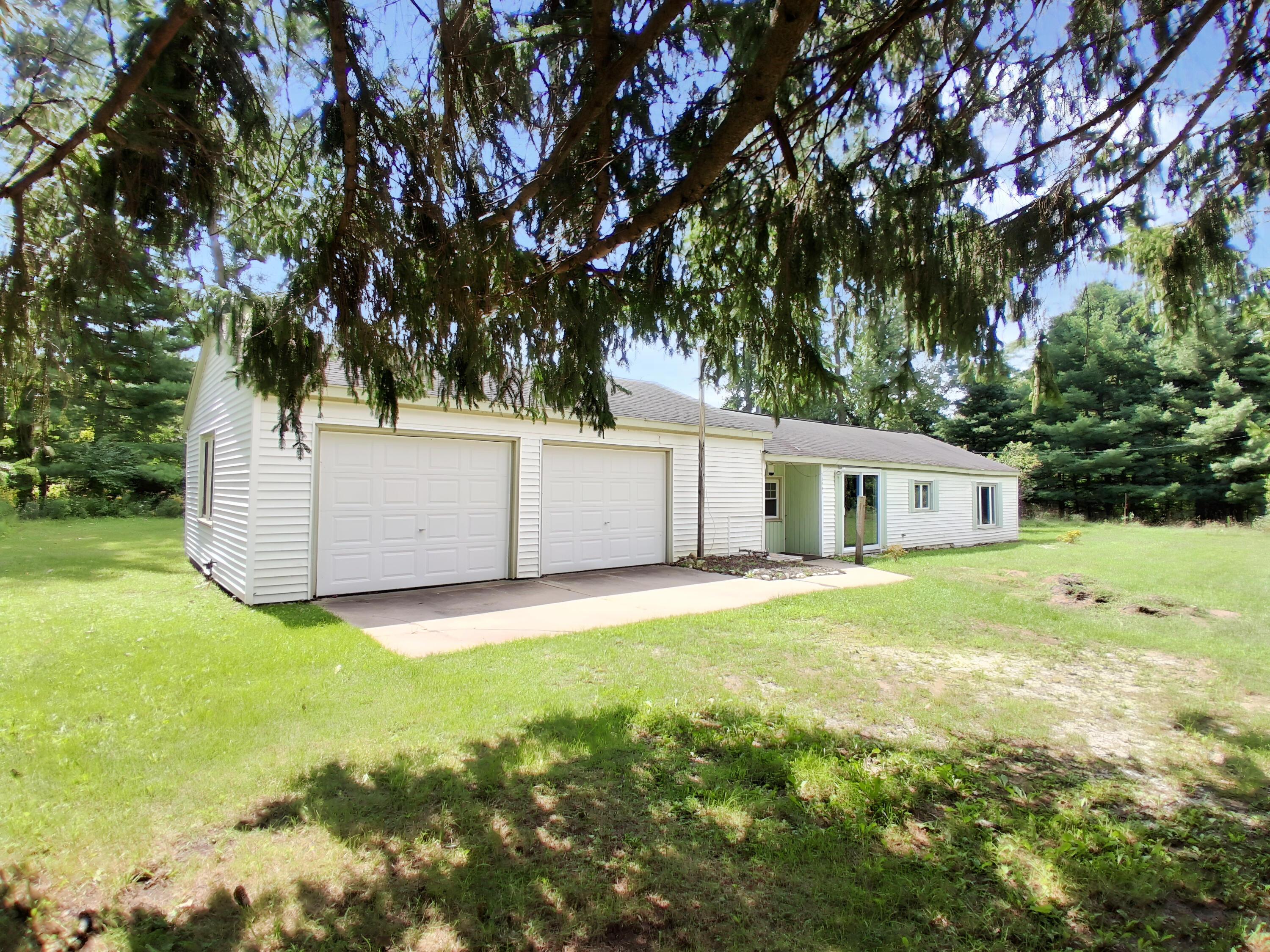 Farr Rd, Ravenna, MI 49451