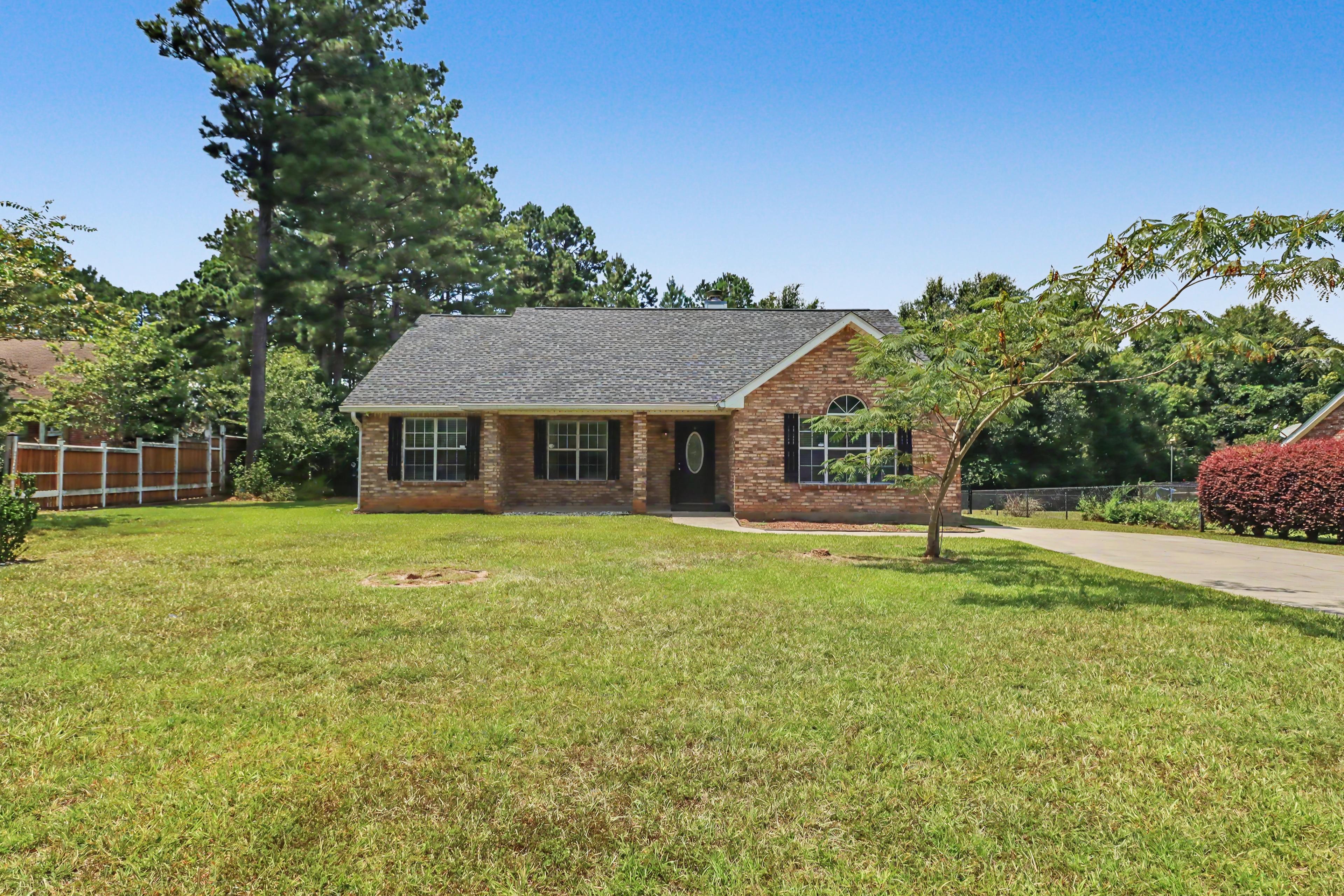 Wallace Way, Saucier, MS 39574