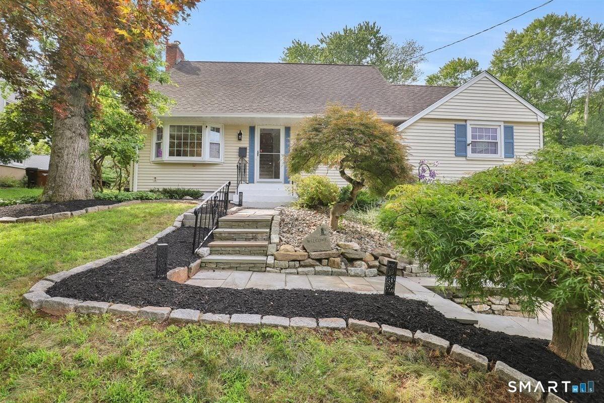 Hyde Rd, West Hartford, CT 06117
