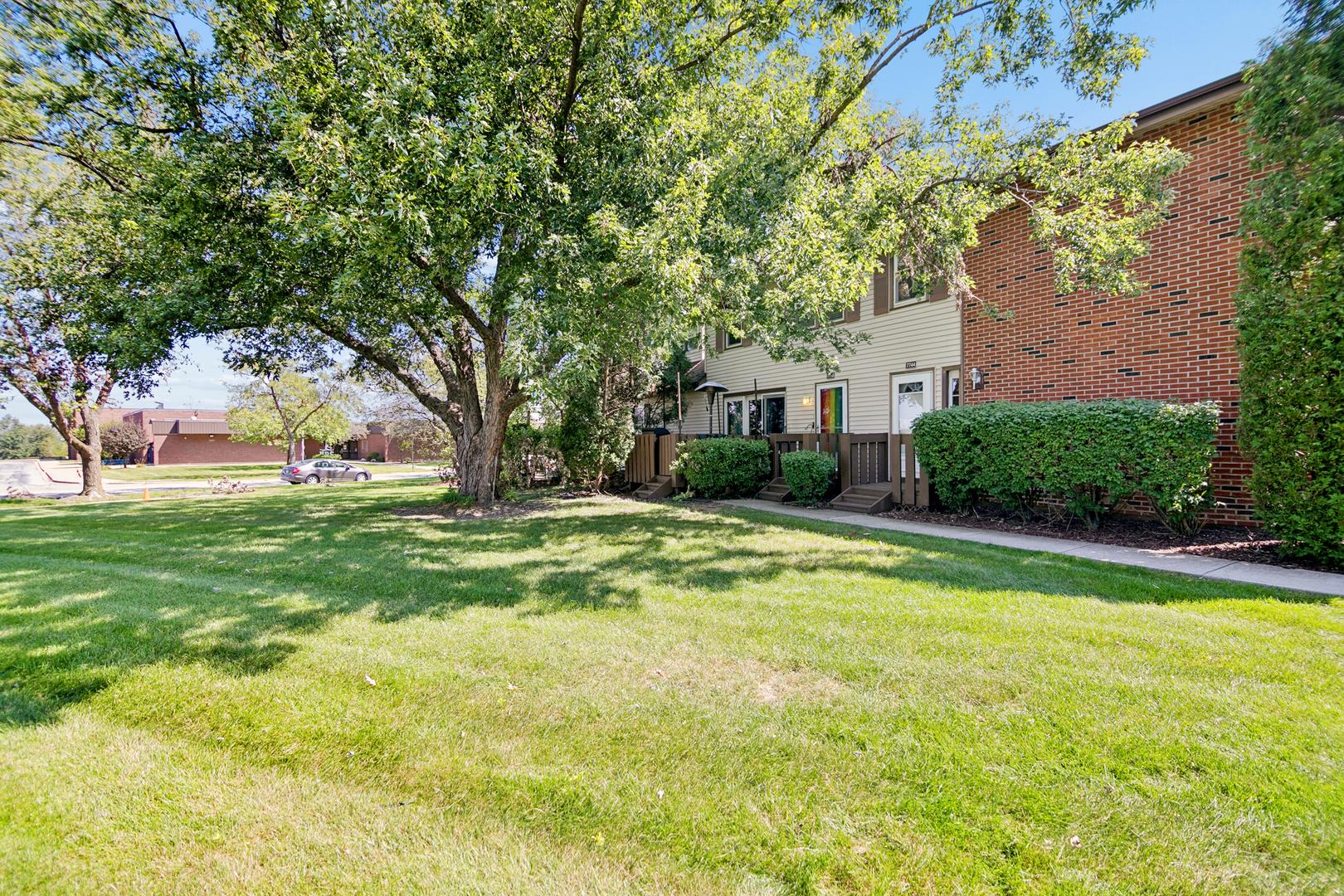 W Jefferson Ct, Frankfort, IL 60423
