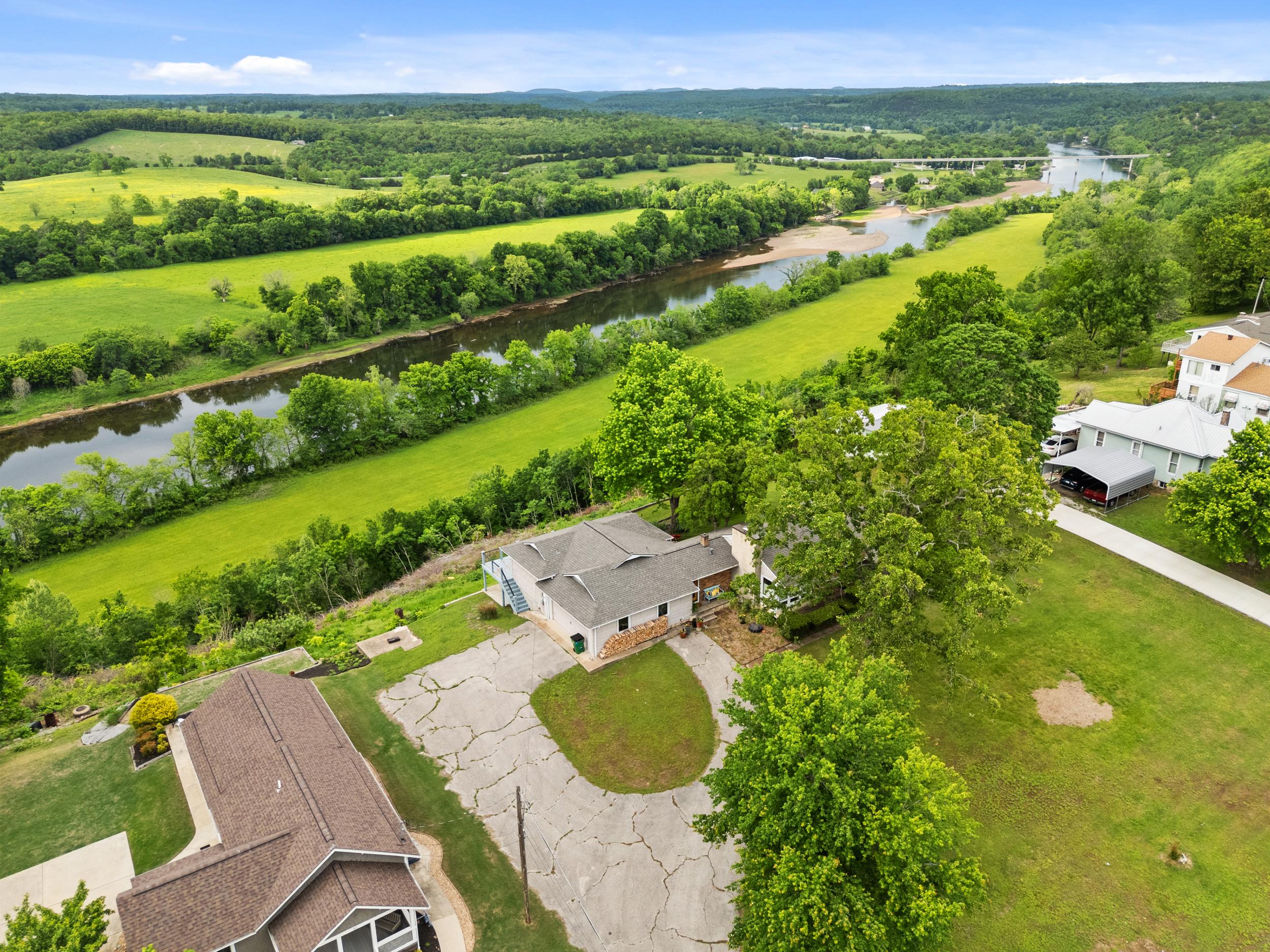 Harding Blvd, Cotter, AR 72626