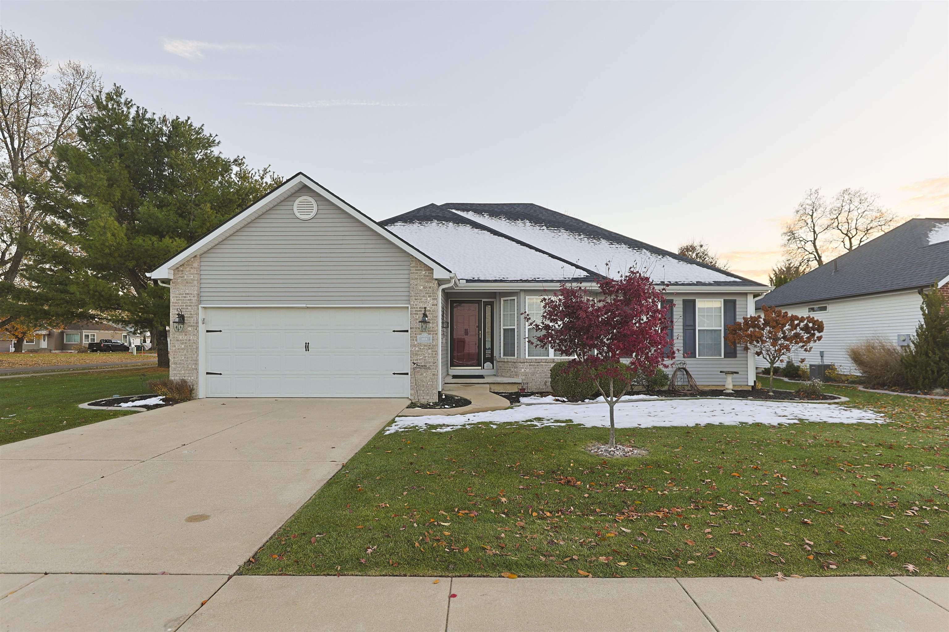 Livingston Bay Ct, Mishawaka, IN 46544