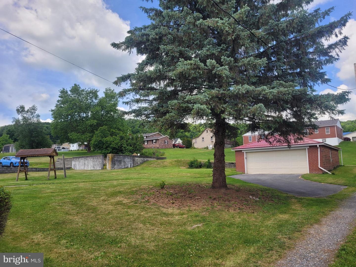 S Main St, Davidsville, PA 15928