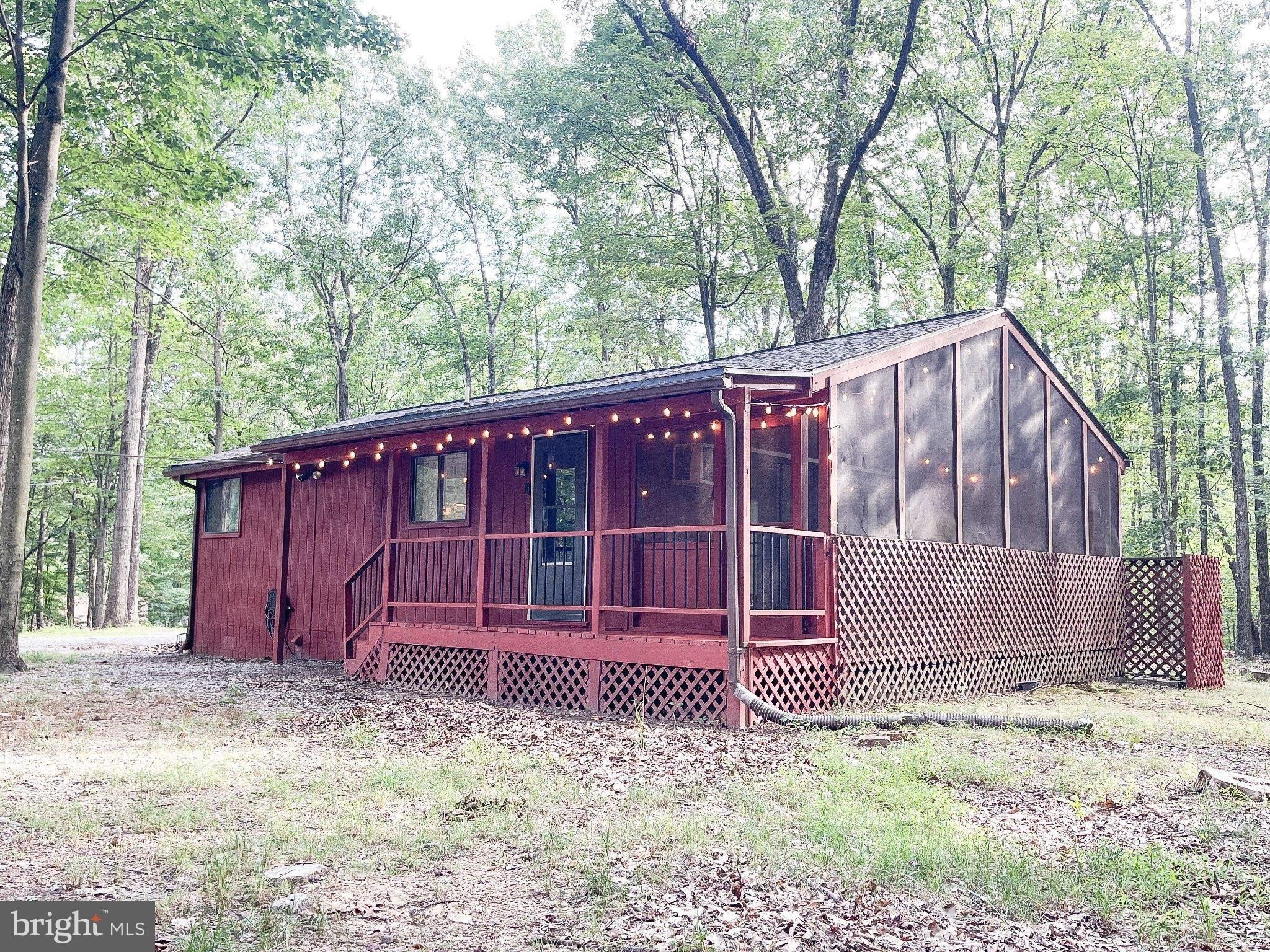 Oneida Trl, Hedgesville, WV 25427