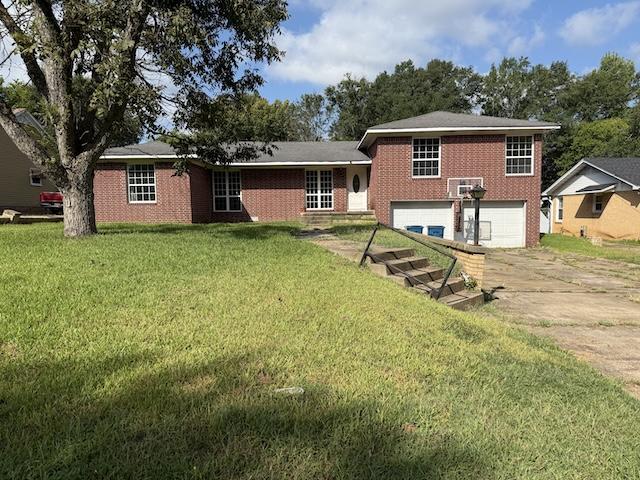 N Van Buren St, Henderson, TX 75652