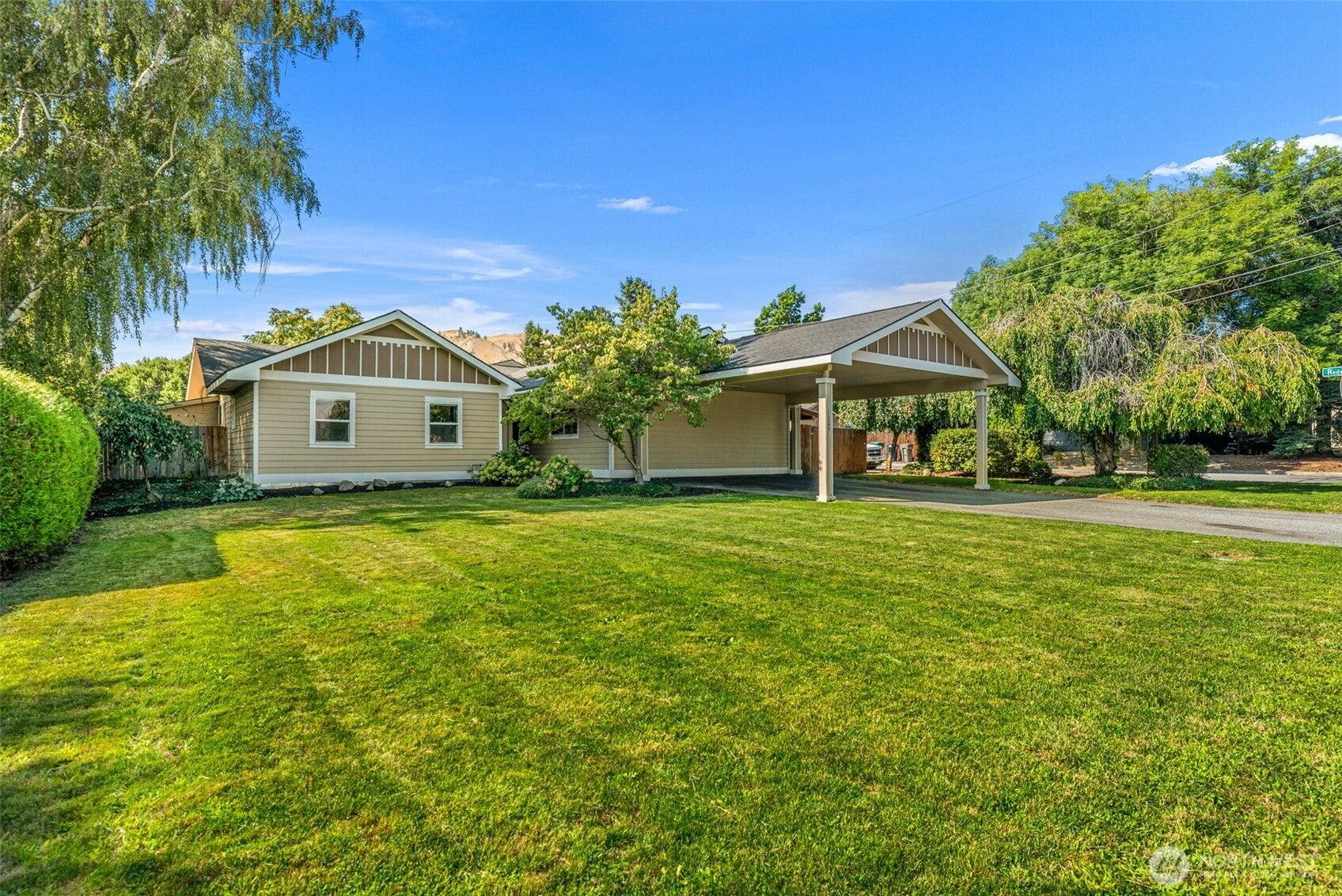 Castlerock Ave, Wenatchee, WA 98801