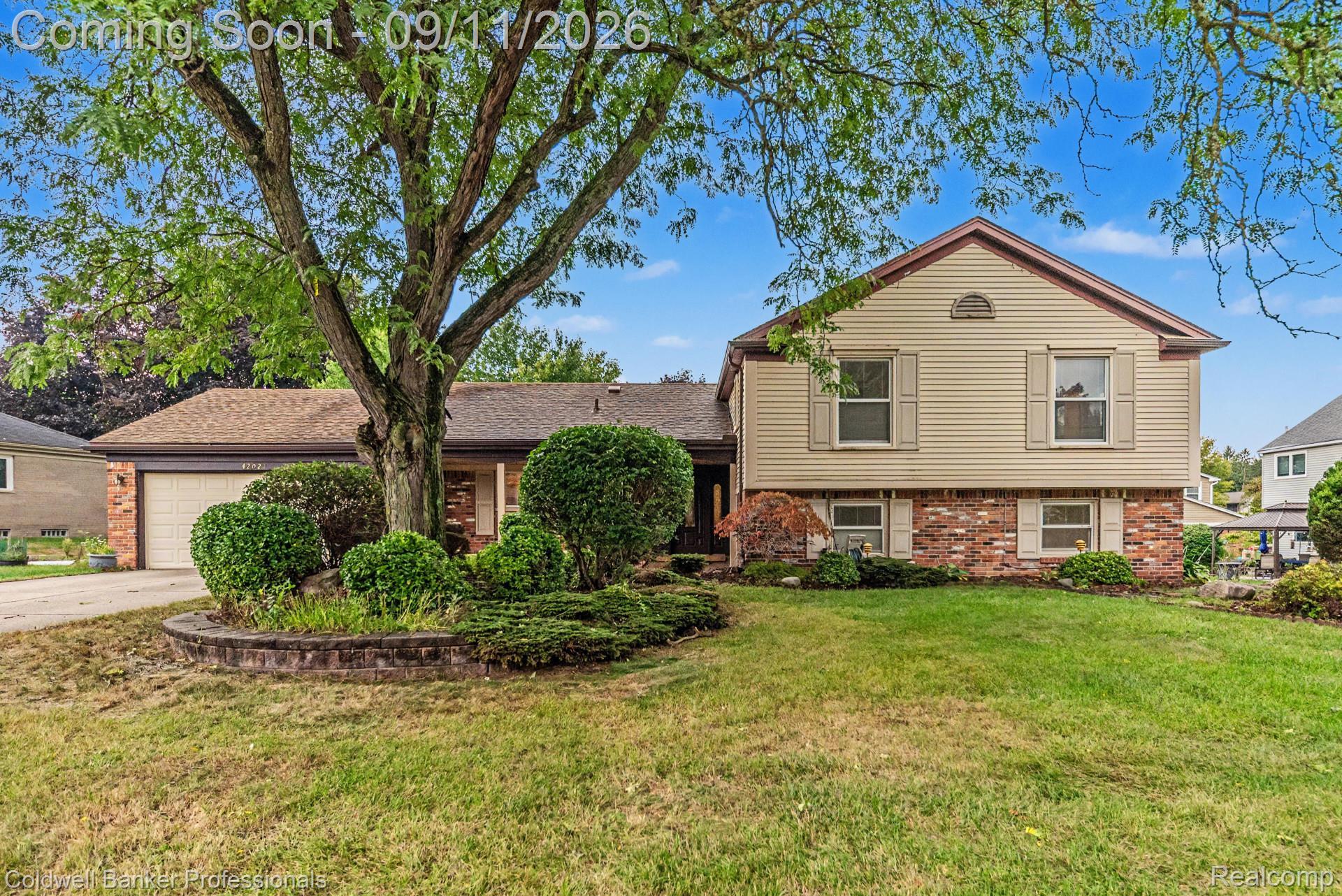Banbury Ct, Northville, MI 48168