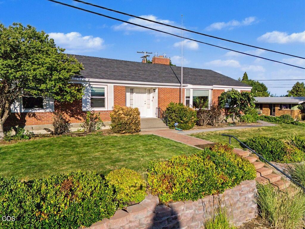 Hillside Ave, Klamath Falls, OR 97601