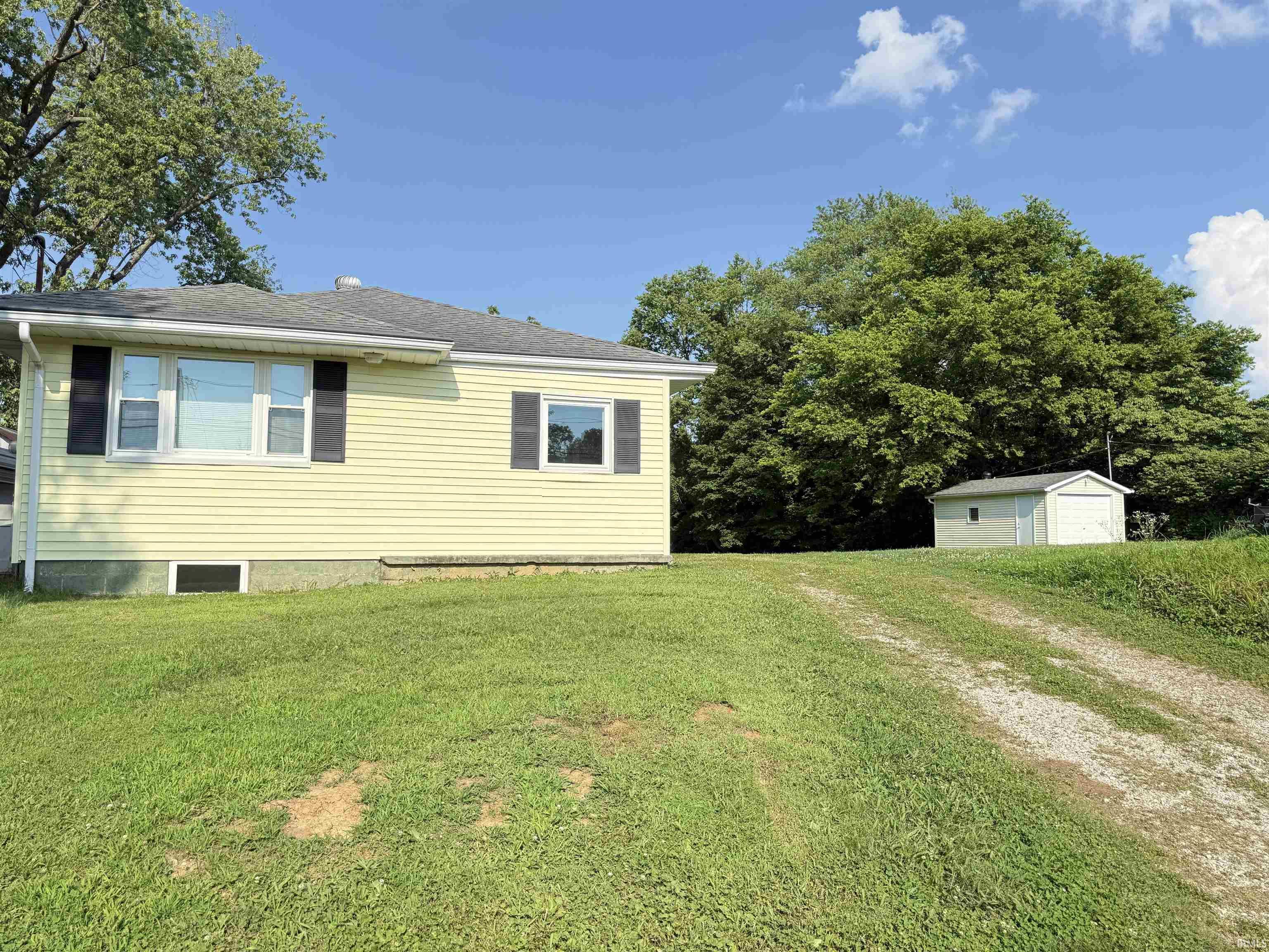 Yankeetown Rd, Newburgh, IN 47630
