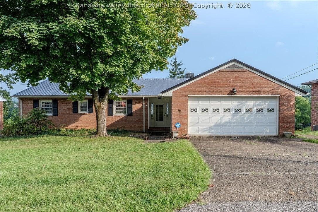Beaumont Rd, Charleston, WV 25314