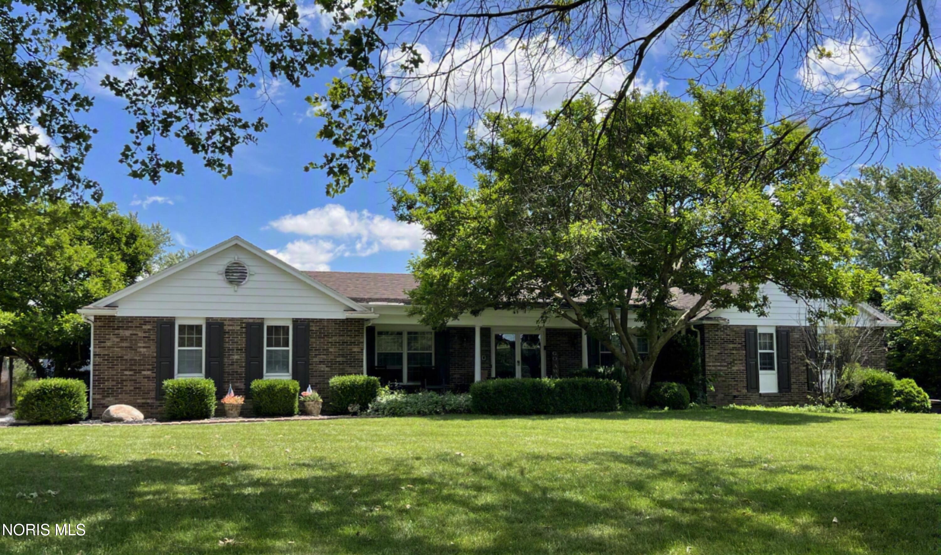 Goldenrod Ln, Findlay, OH 45840