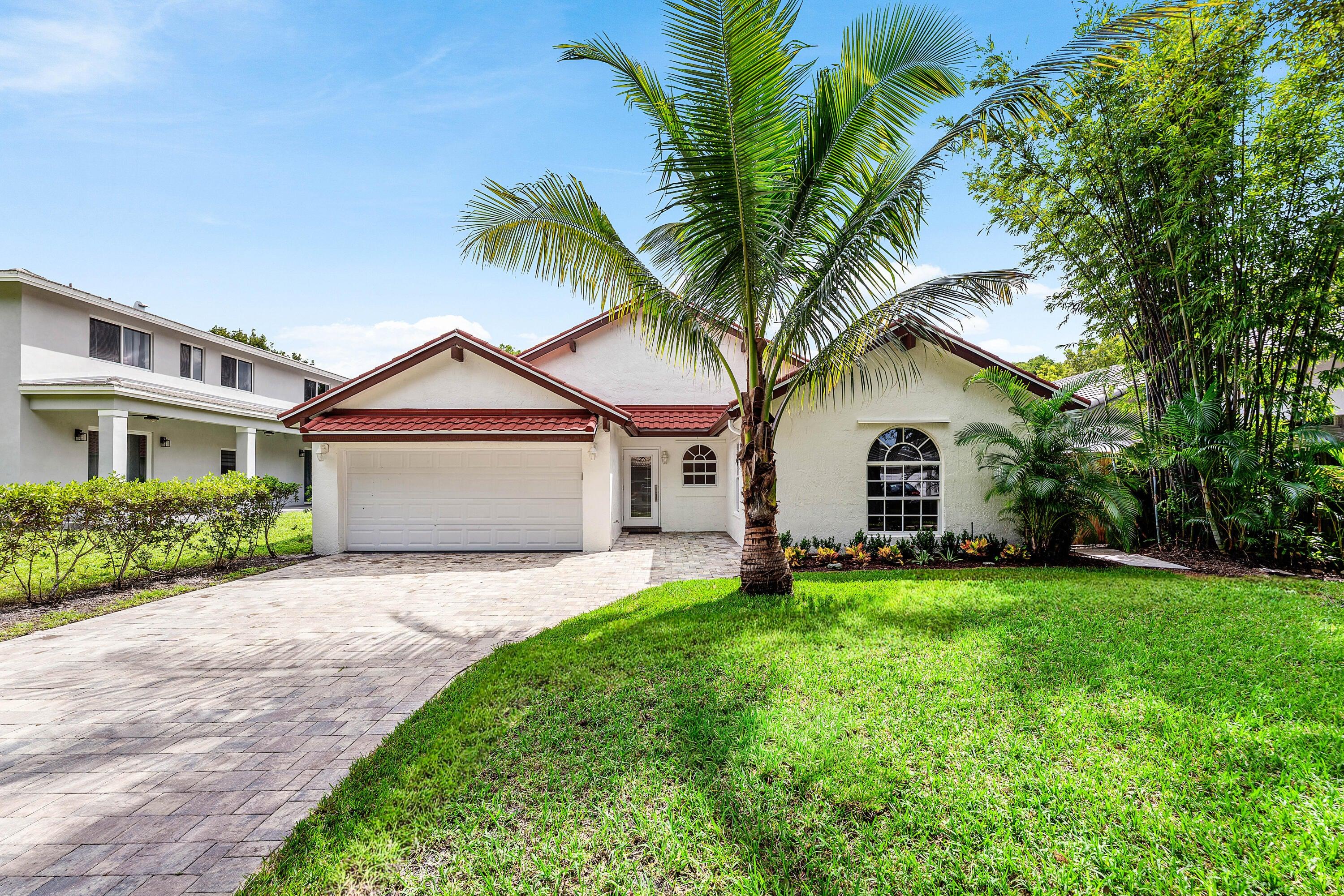 W Quayside Dr, Hollywood, FL 33026