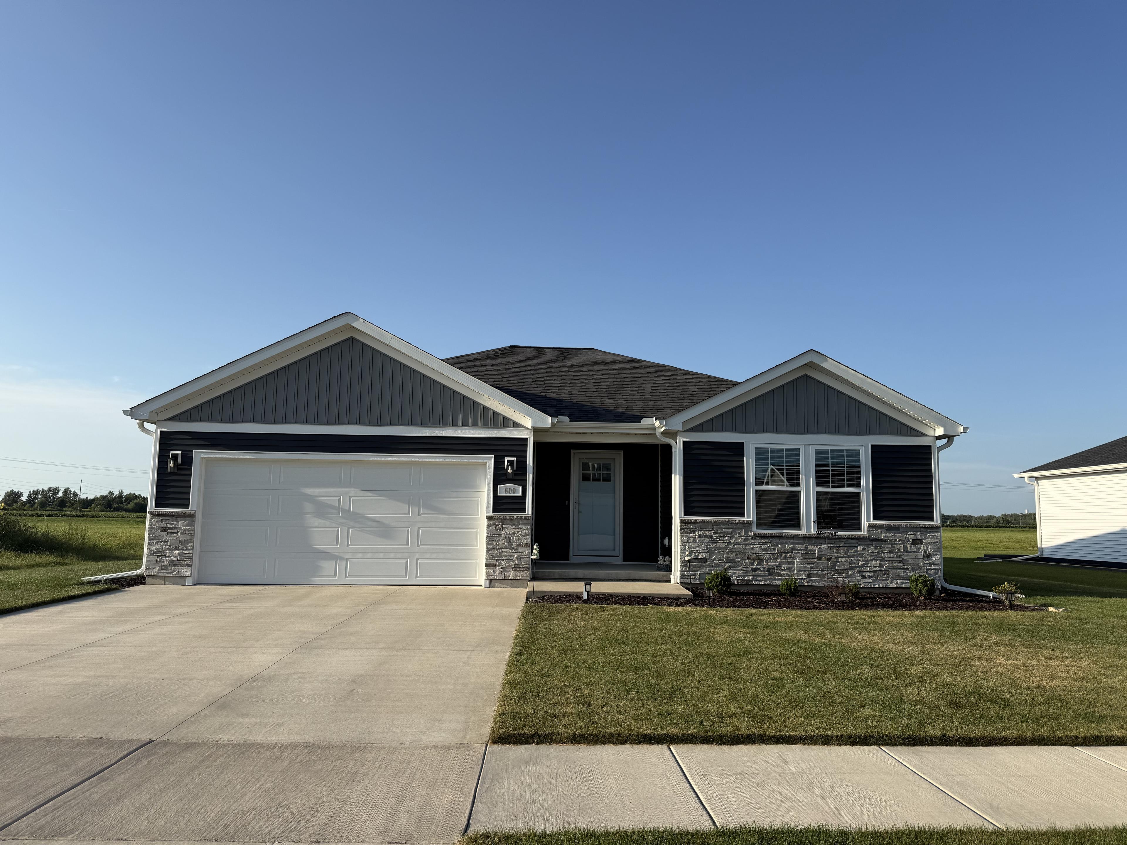 34th St, Peru, IL 61354