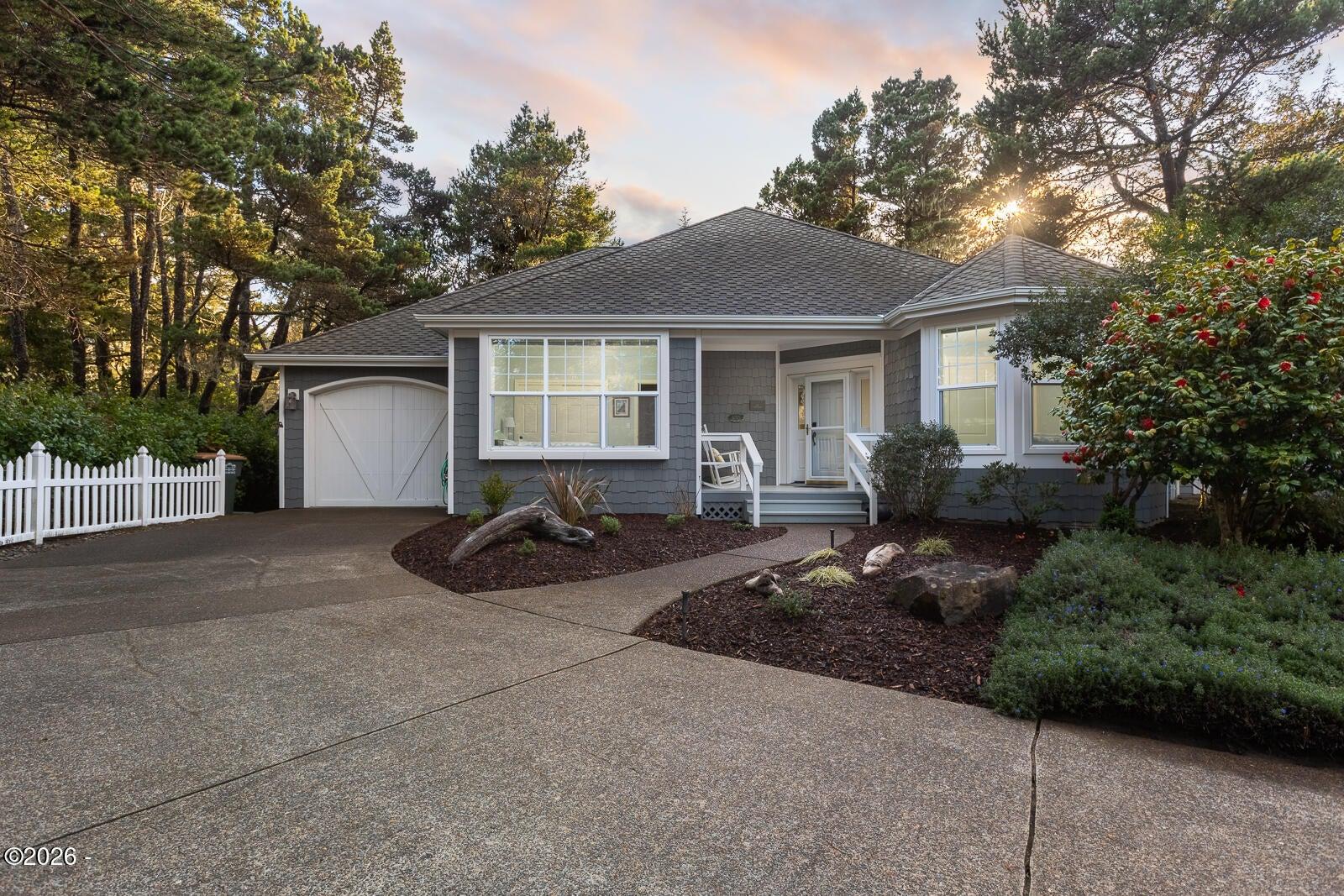 Sw Arbor Dr, South Beach, OR 97366