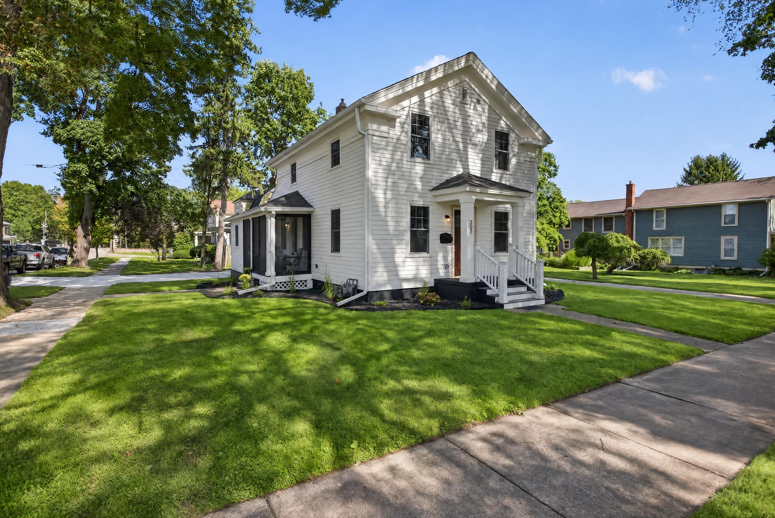E Middle St, Chelsea, MI 48118