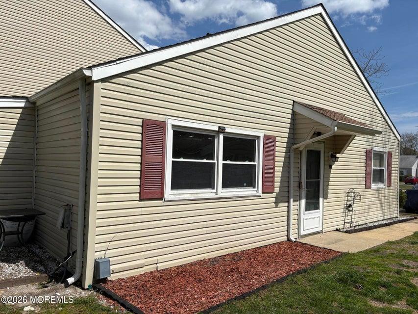 S Seas Ct, Barnegat, NJ 08005