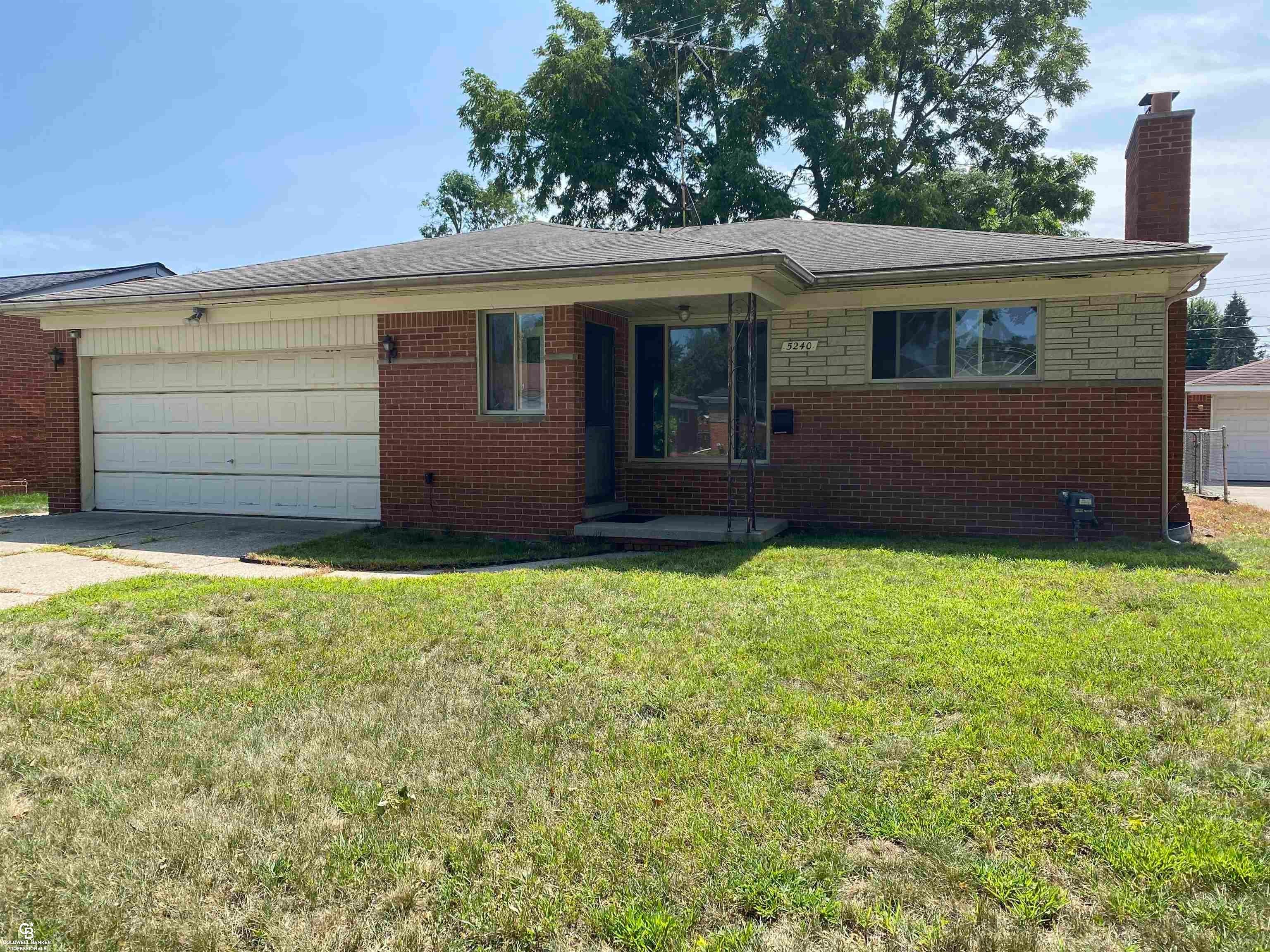 Gerald St, Warren, MI 48092