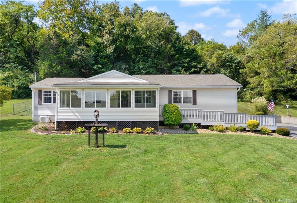 Crestview Ave Ne, Lanesville, IN 47136