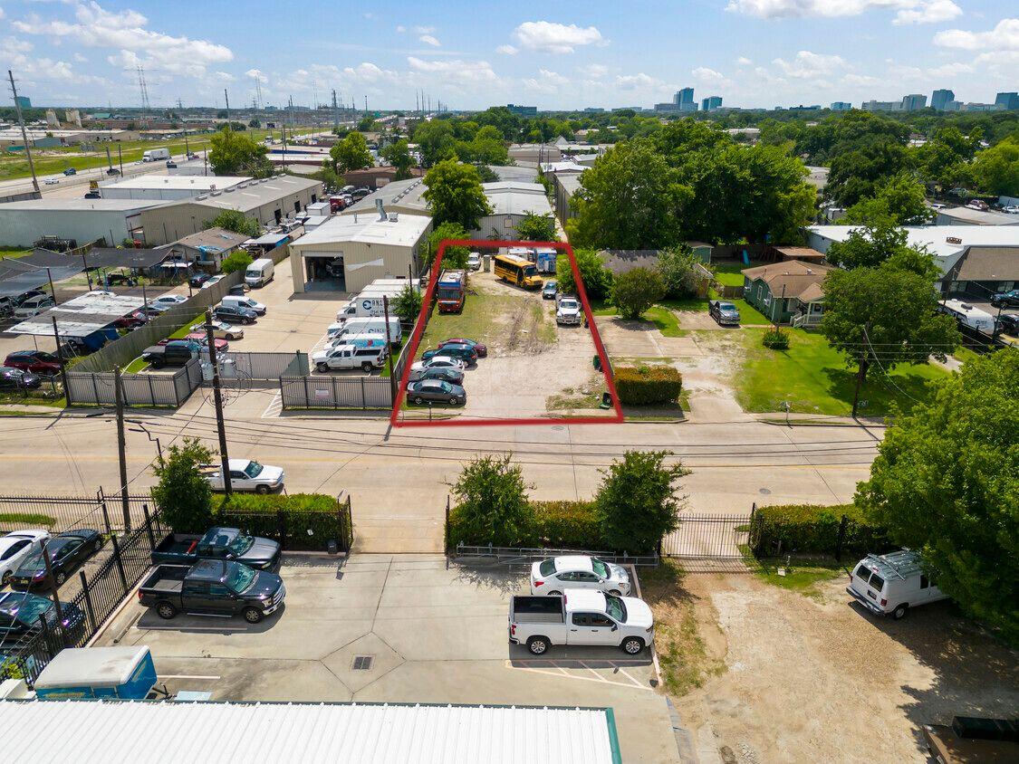 Jeanetta St, Houston, TX 77063