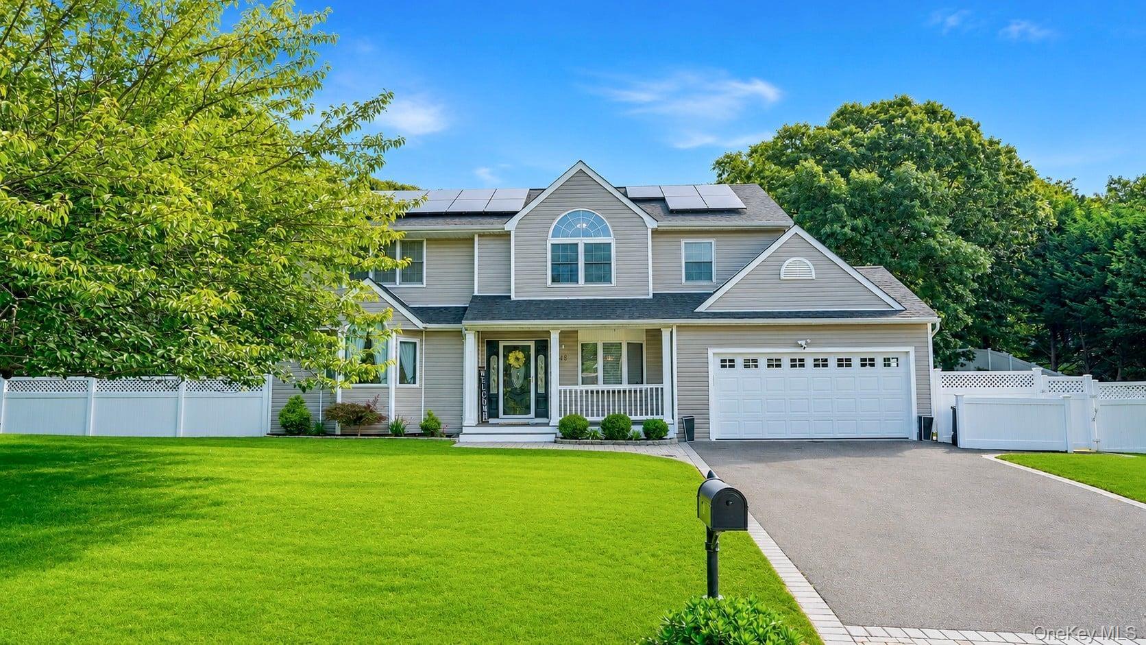 Foxboro Ave, Farmingville, NY 11738