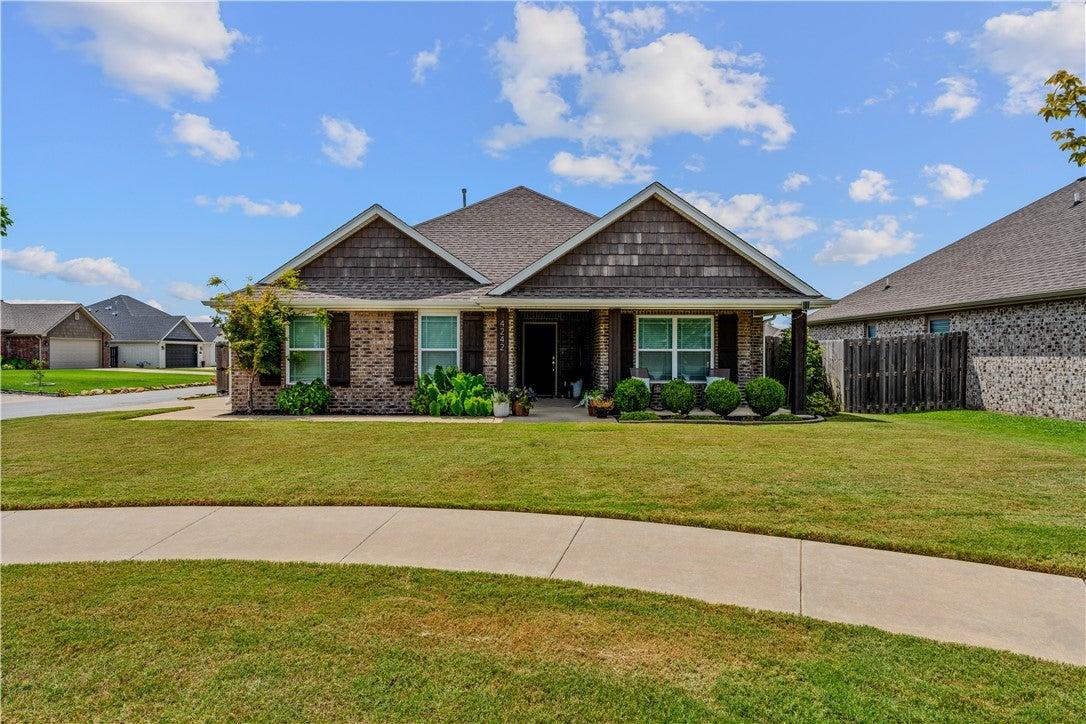 W Divide Dr, Fayetteville, AR 72704