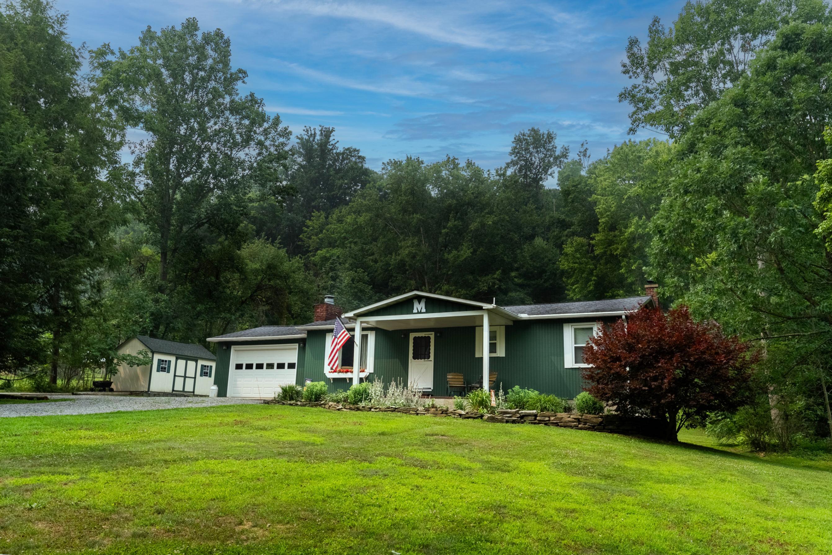Shore Dr, Meadville, PA 16335