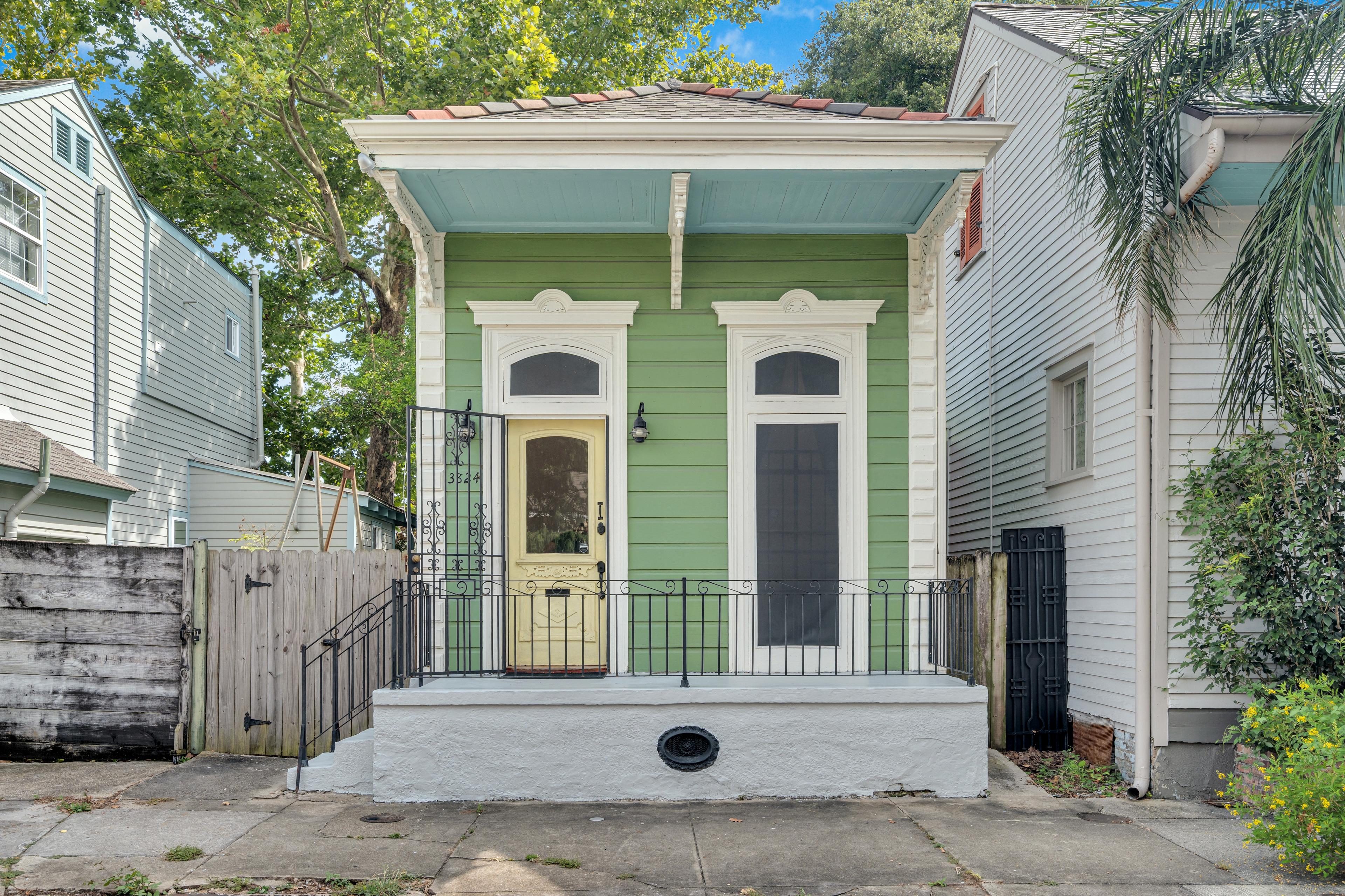 Dauphine St, New Orleans, LA 70117