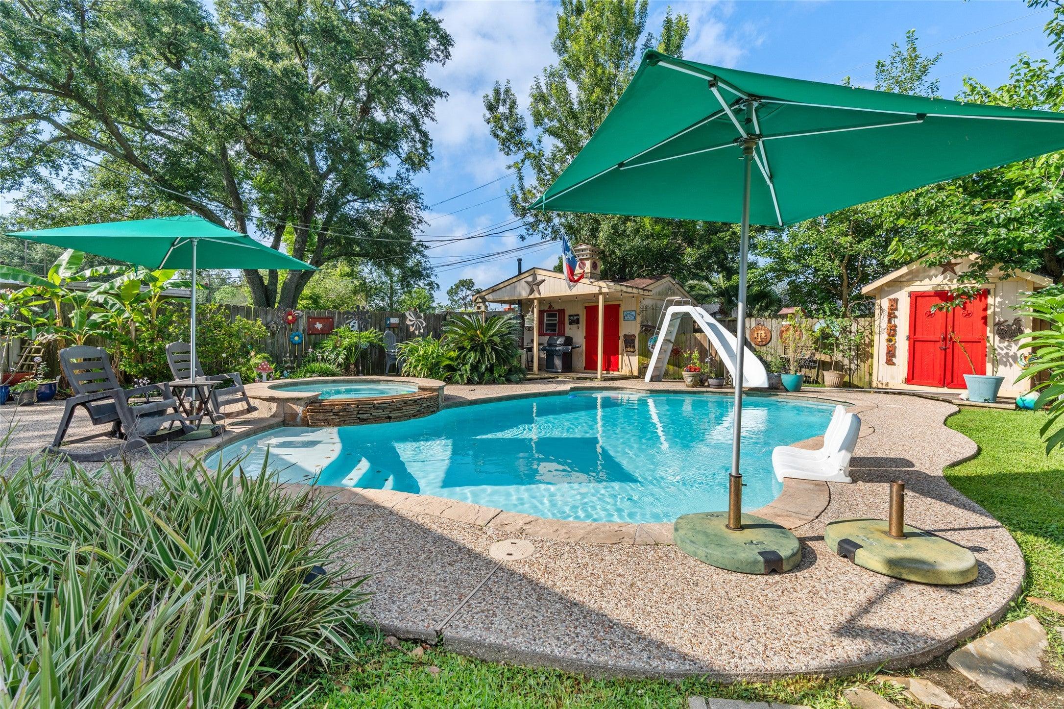 David Ave, League City, TX 77573